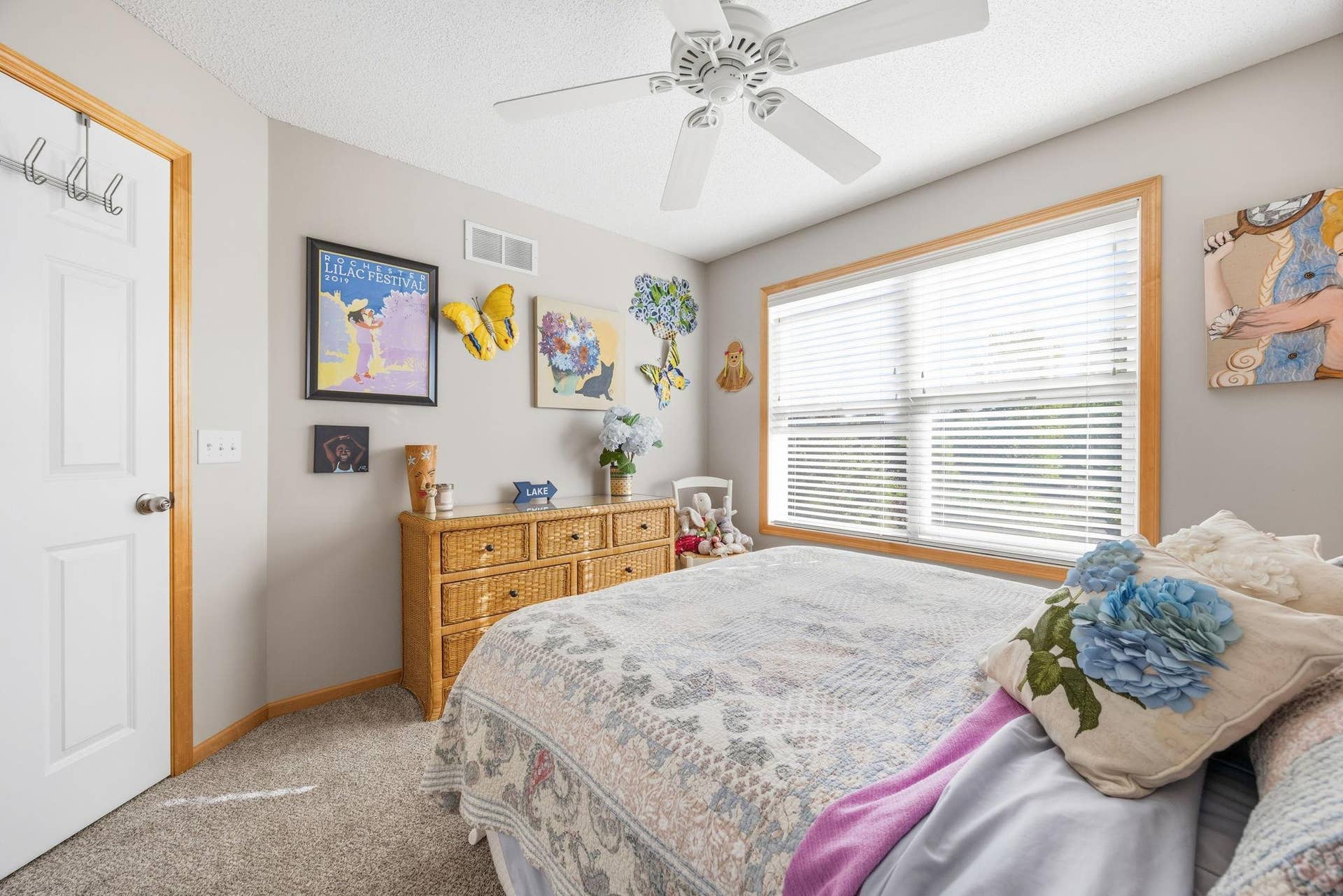 3425 Hazel Trail, #D, Woodbury, MN 55129 18-web-or-mls-107.jpg