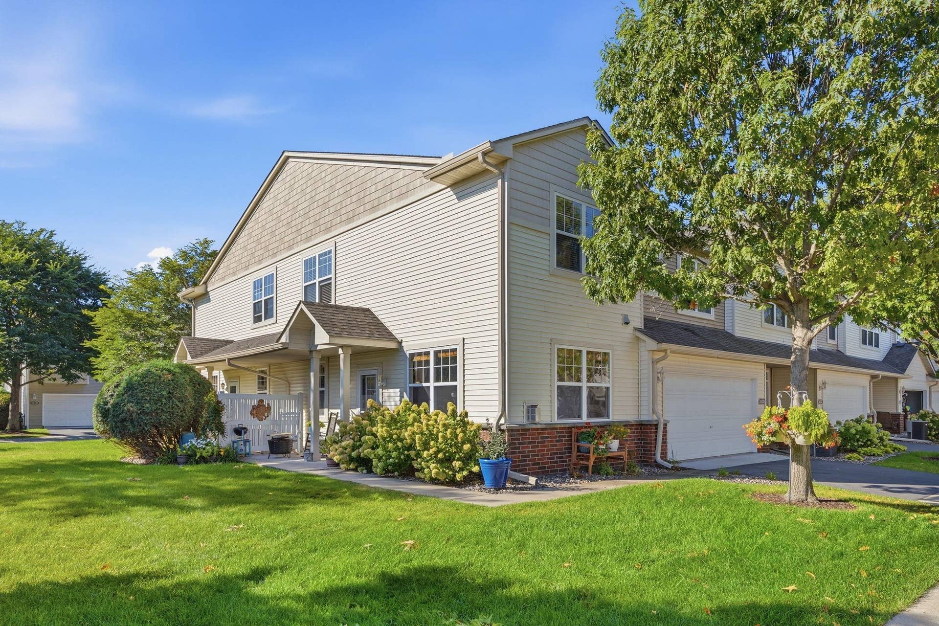 3425 Hazel Trail, #D, Woodbury, MN 55129 1-web-or-mls-113.jpg