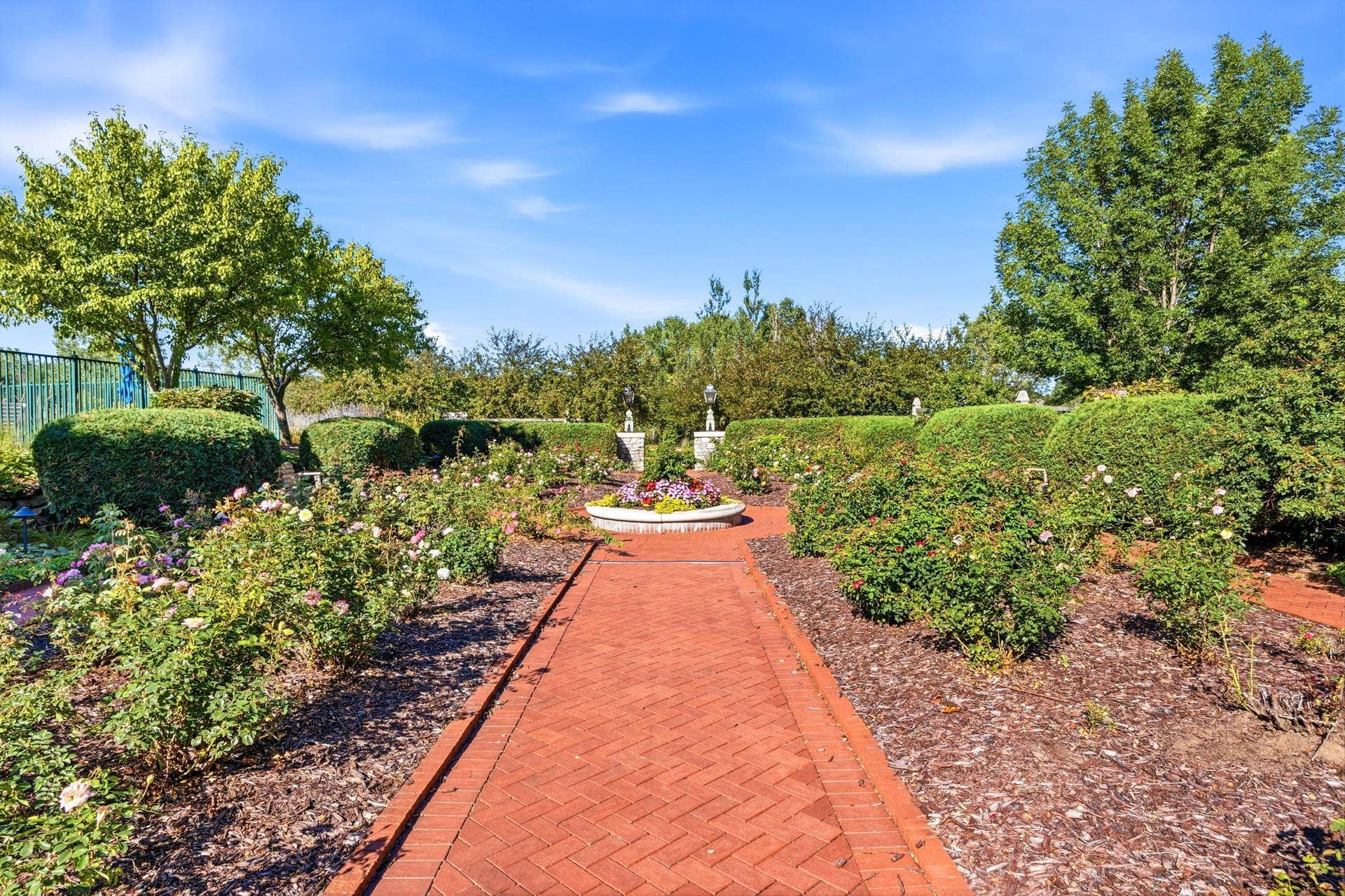 3425 Hazel Trail, #D, Woodbury, MN 55129 27-web-or-mls-118.jpg