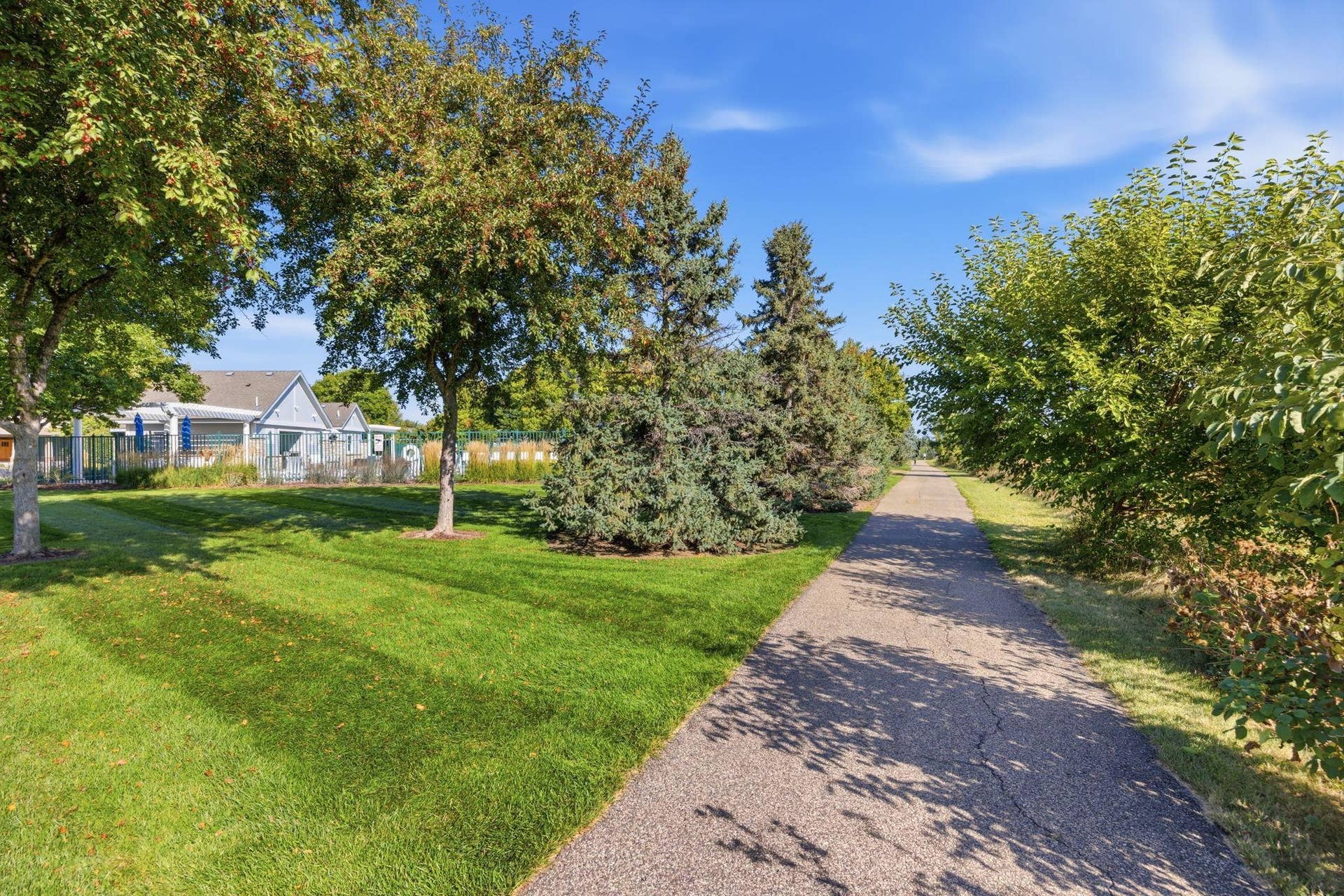 3425 Hazel Trail, #D, Woodbury, MN 55129 30-web-or-mls-121.jpg