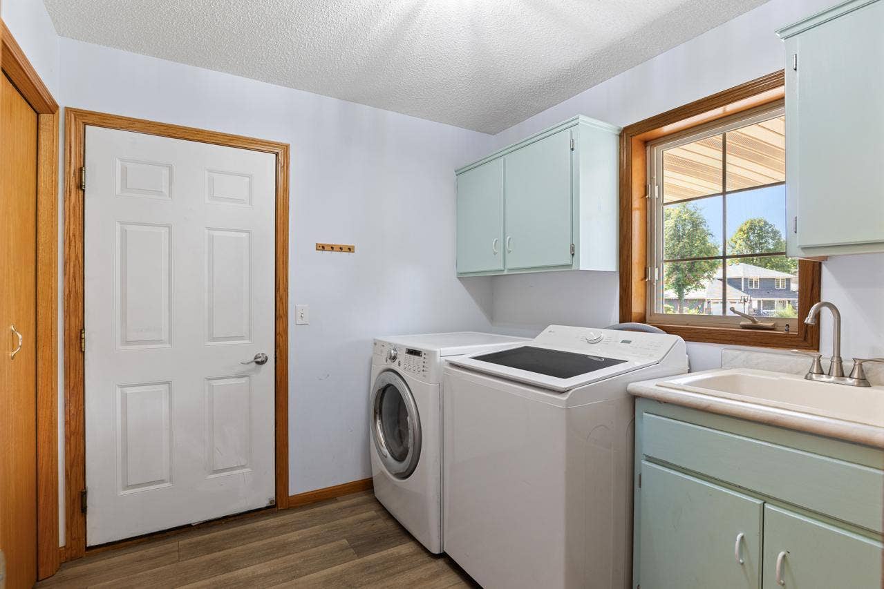 6300 91st Trail N, Brooklyn Park, MN 55445