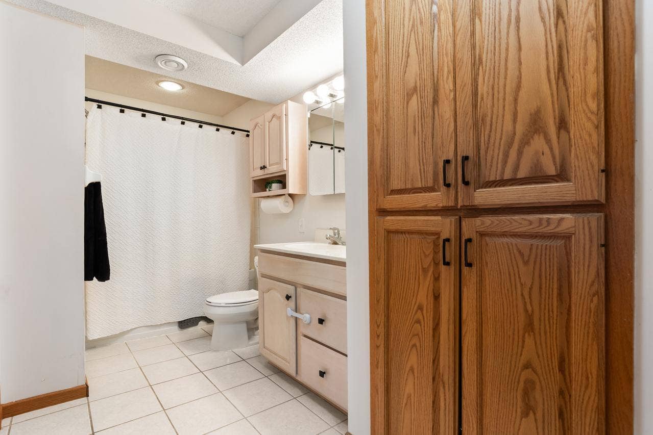 6300 91st Trail N, Brooklyn Park, MN 55445