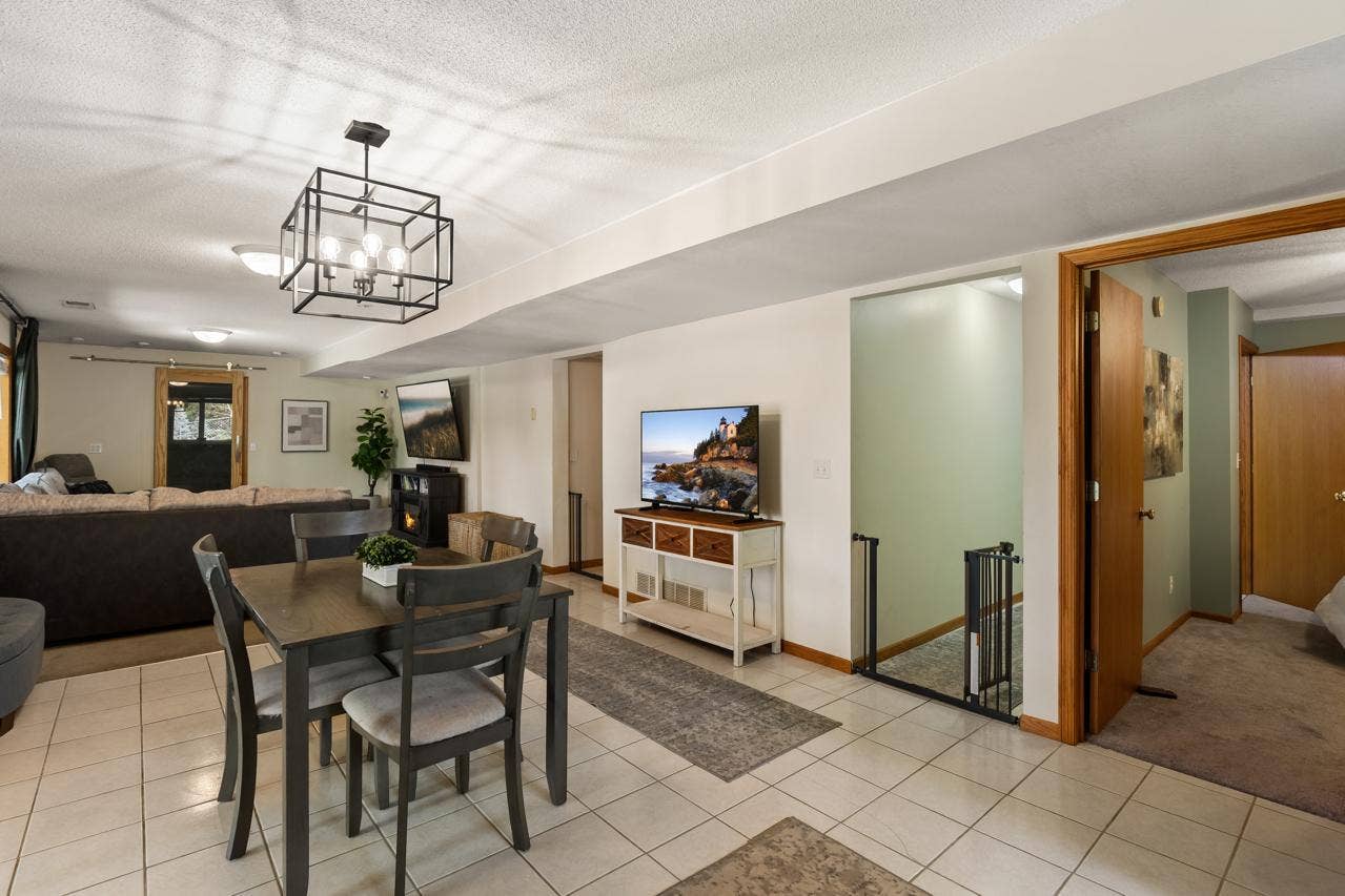 6300 91st Trail N, Brooklyn Park, MN 55445
