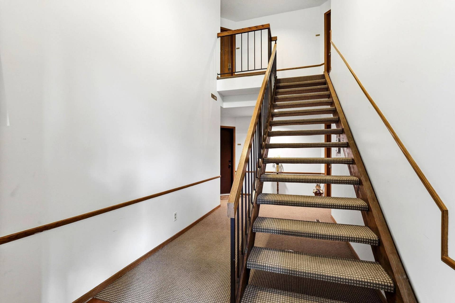 10966 Quebec Avenue S, Bloomington, MN 55438 5-web-or-mls-10966-Quebec-Ave-S-05.jpg