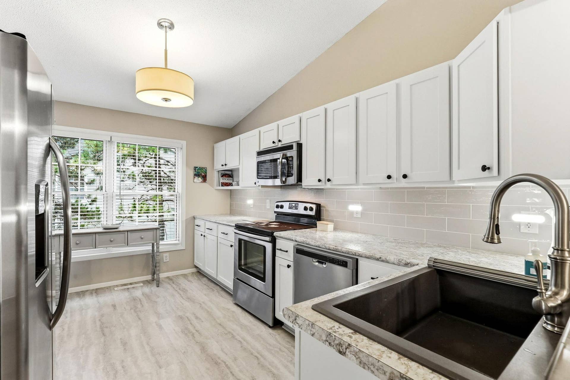 10966 Quebec Avenue S, Bloomington, MN 55438 16-web-or-mls-10966-Quebec-Ave-S-16.jpg