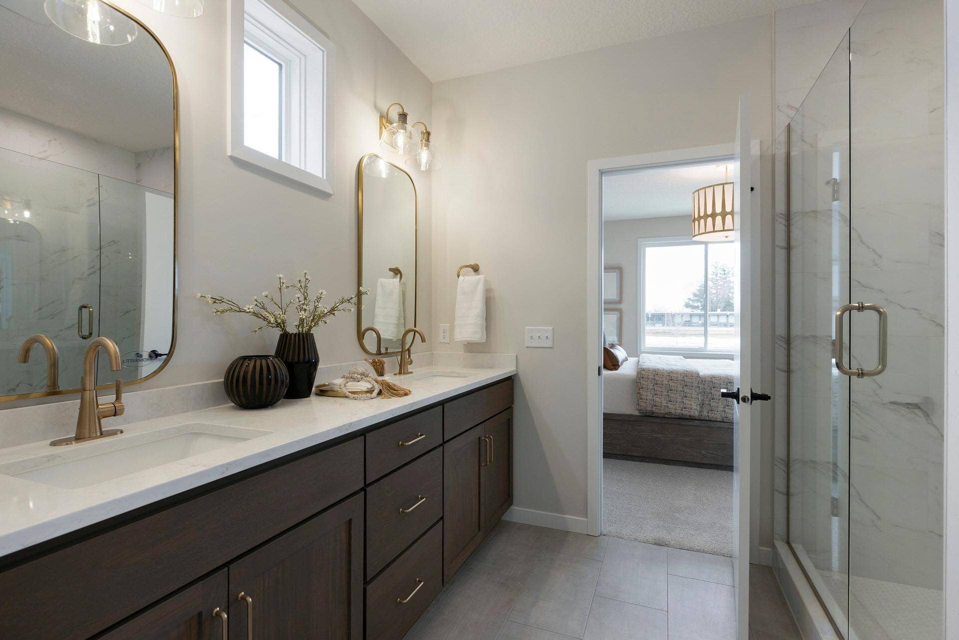3476 Knightsbridge Trail N, Lake Elmo, MN 55042 Dual sink primary bathroom.