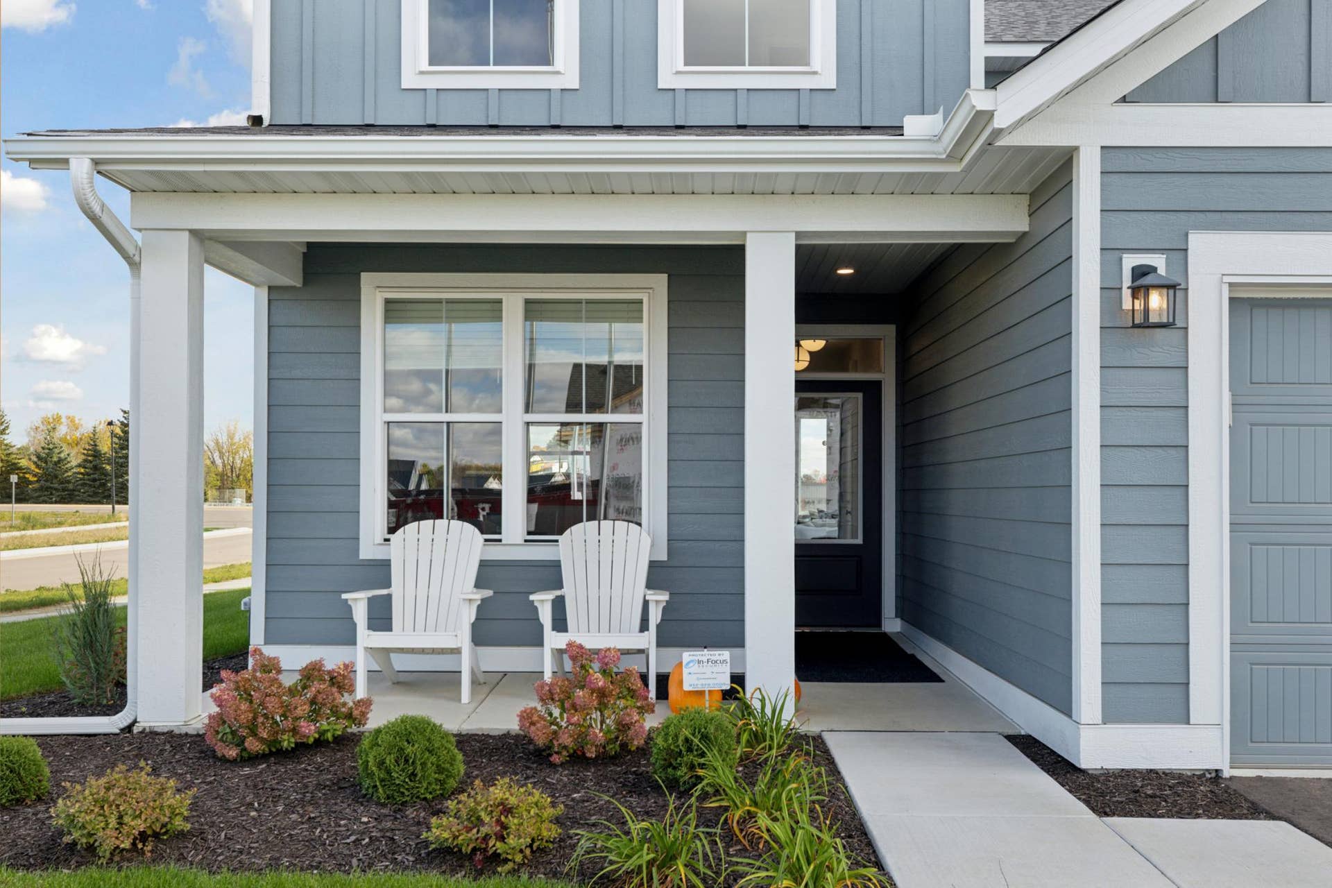 10941 37th Street N, Lake Elmo, MN 55042 Photo taken from previous model with a similar floorplan. While similar, some options shown in the picture may not be included in this pricing. Please ask for a detailed list of included features for this listing.