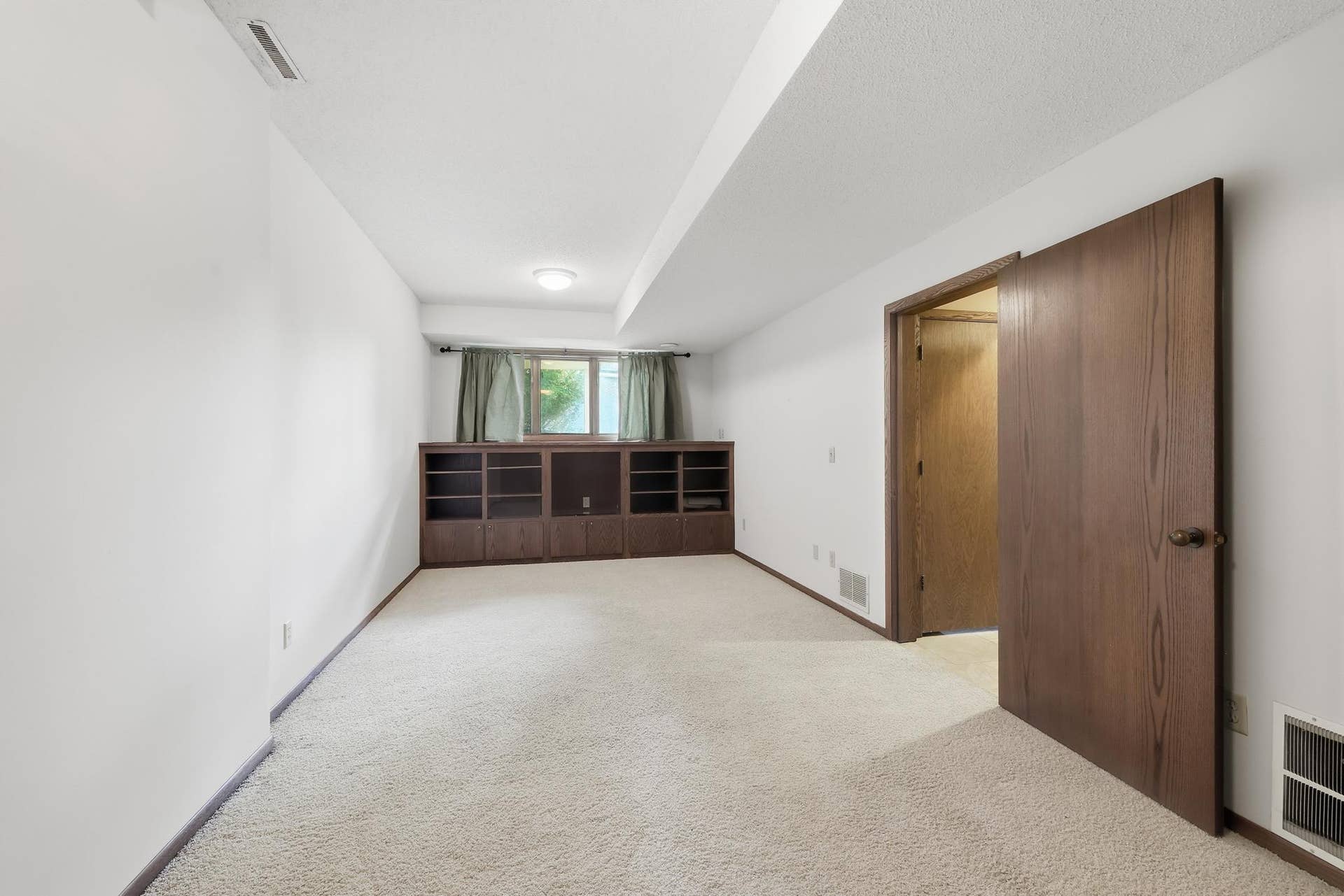 9409 Yukon Avenue S, Bloomington, MN 55438 LL bedroom different view