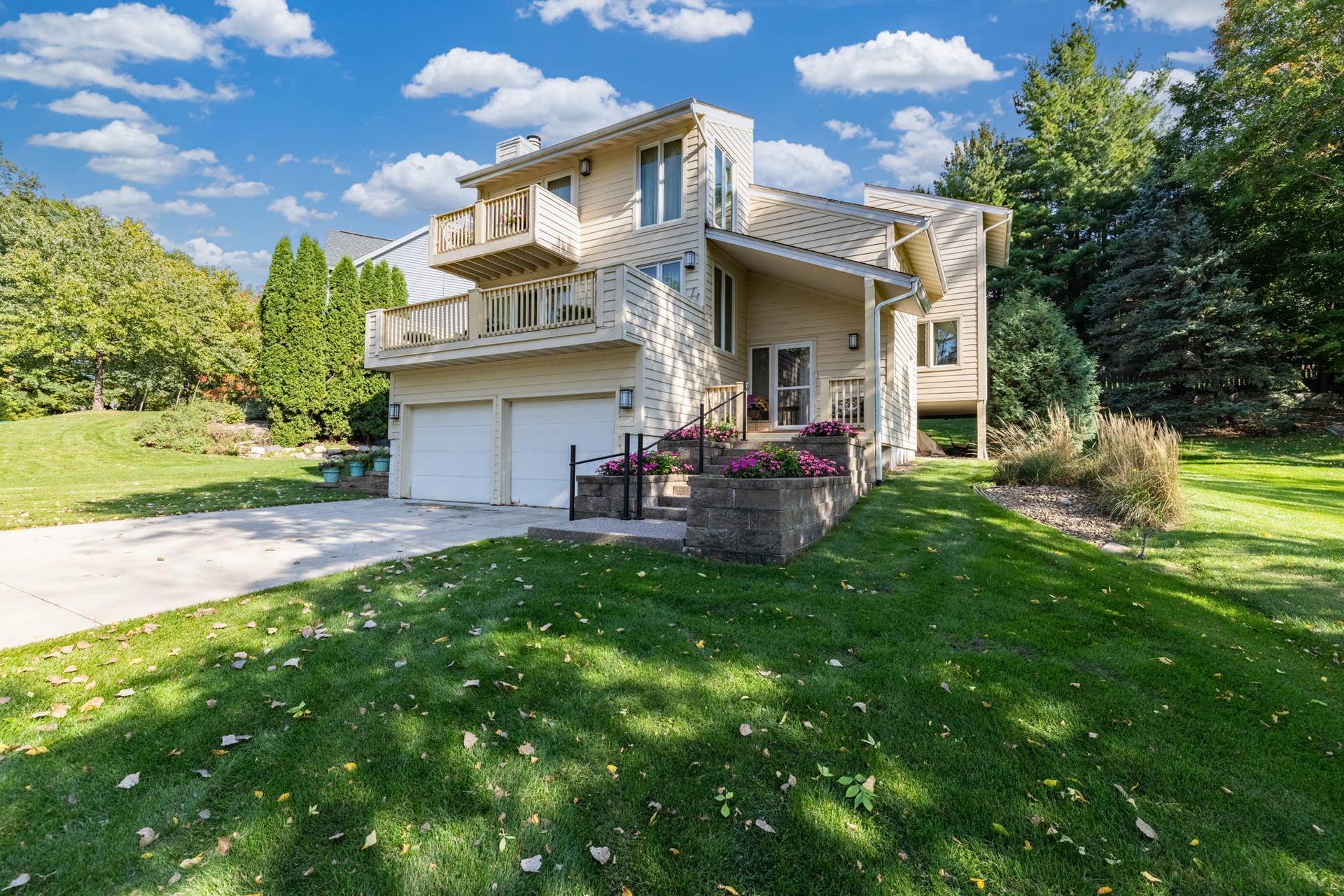 9409 Yukon Avenue S, Bloomington, MN 55438 Welcome Home!