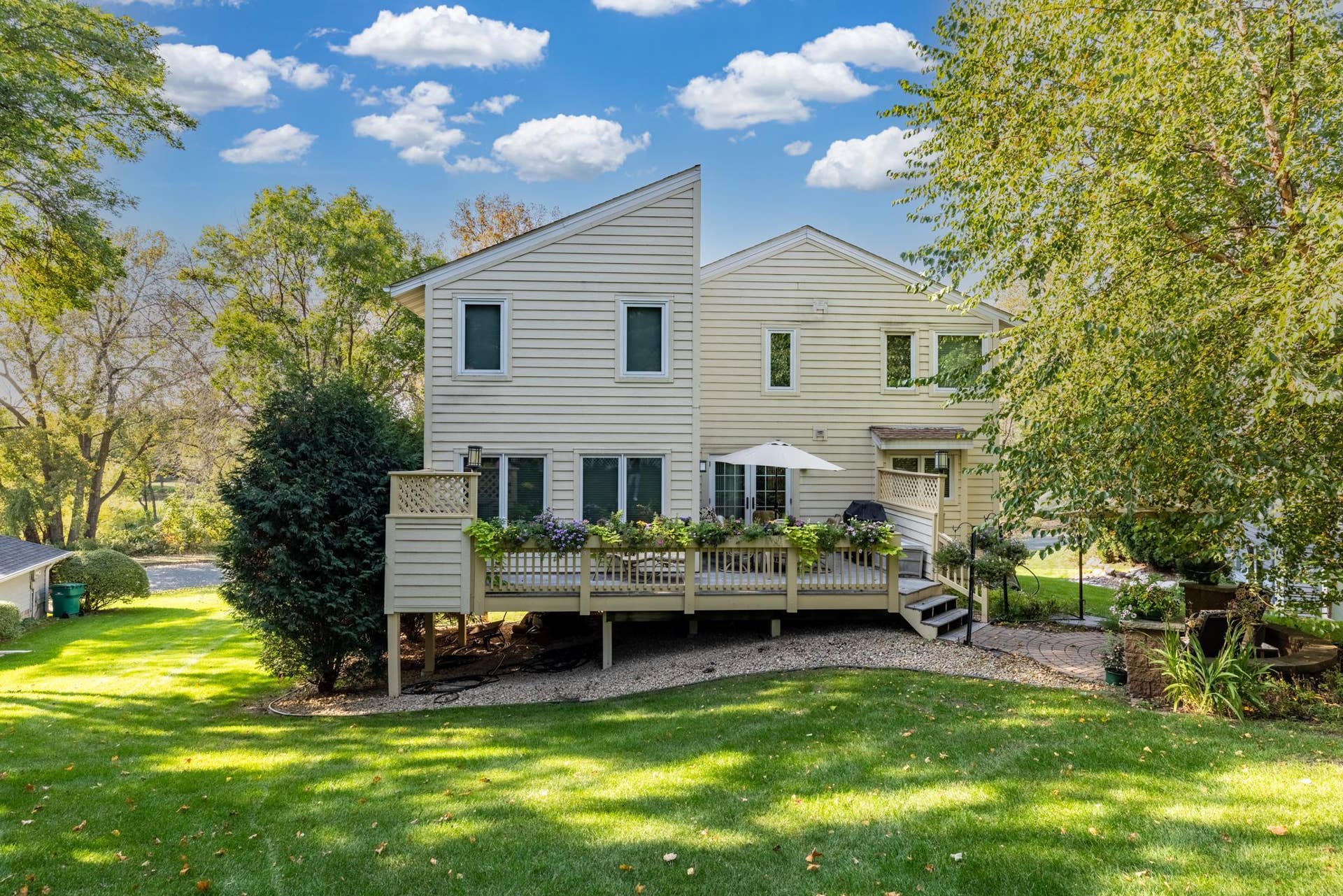 9409 Yukon Avenue S, Bloomington, MN 55438 Come relax on your deck
