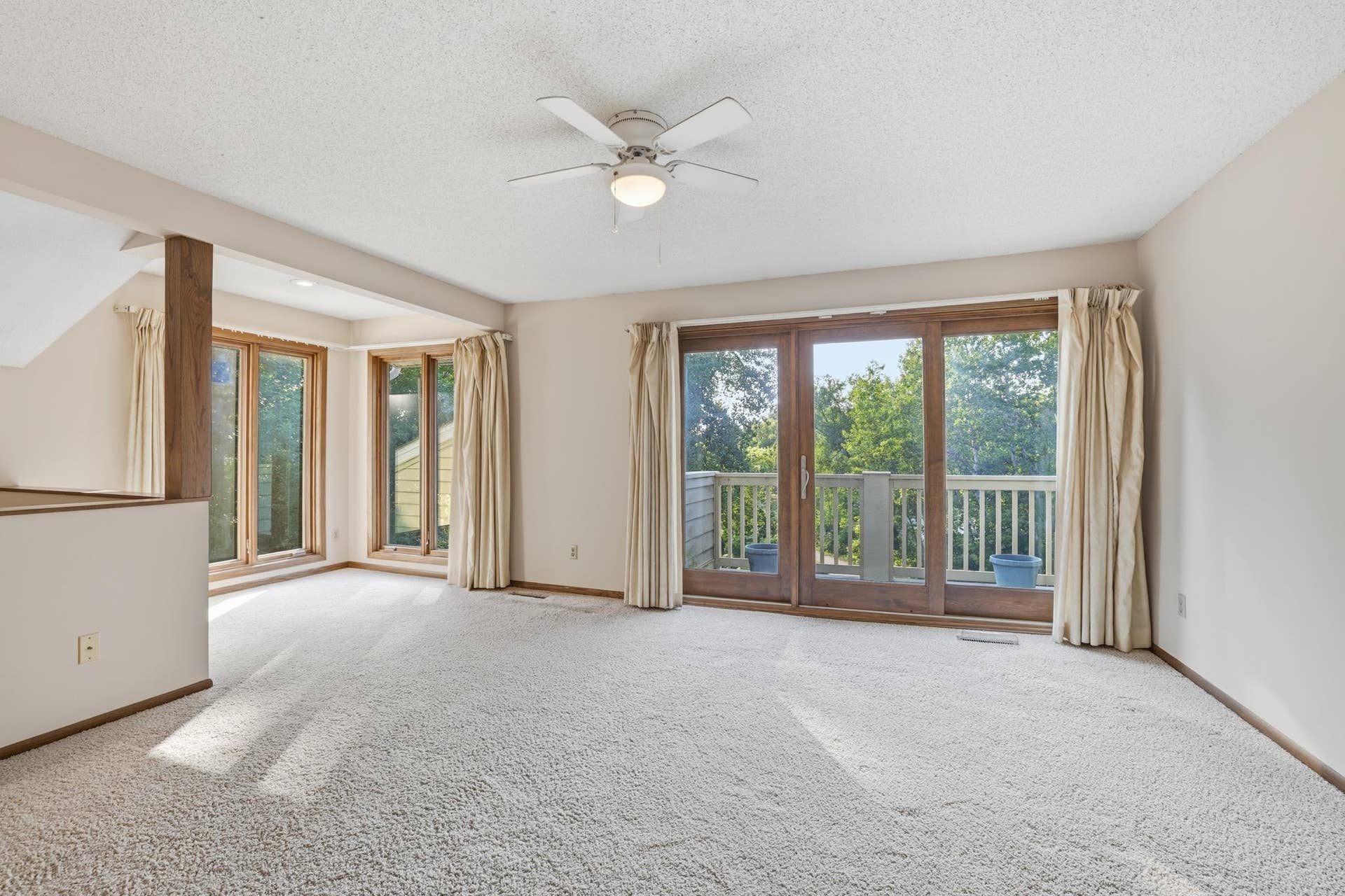 9409 Yukon Avenue S, Bloomington, MN 55438 Master bedroom