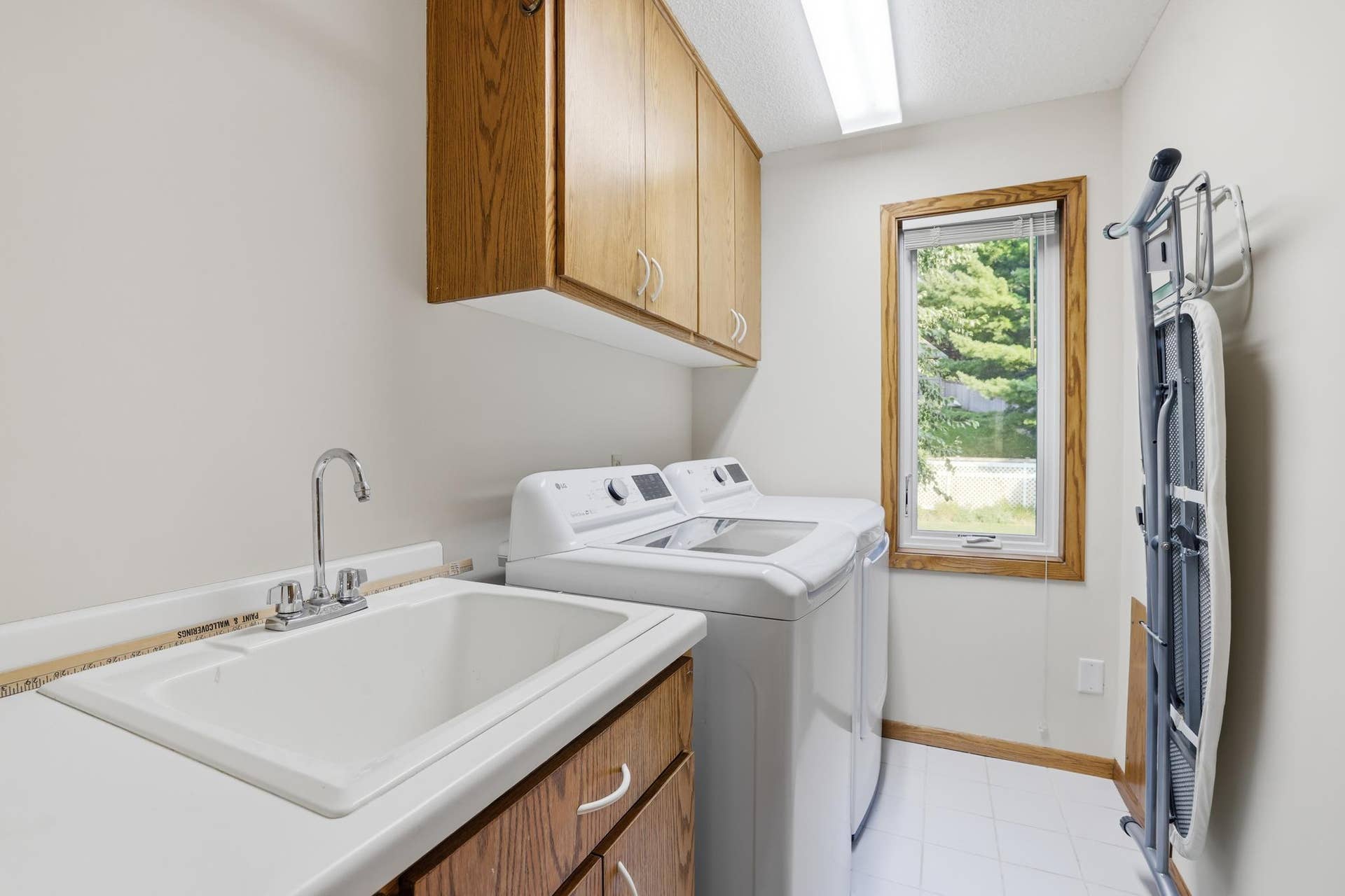 9409 Yukon Avenue S, Bloomington, MN 55438 2nd floor washer and drier