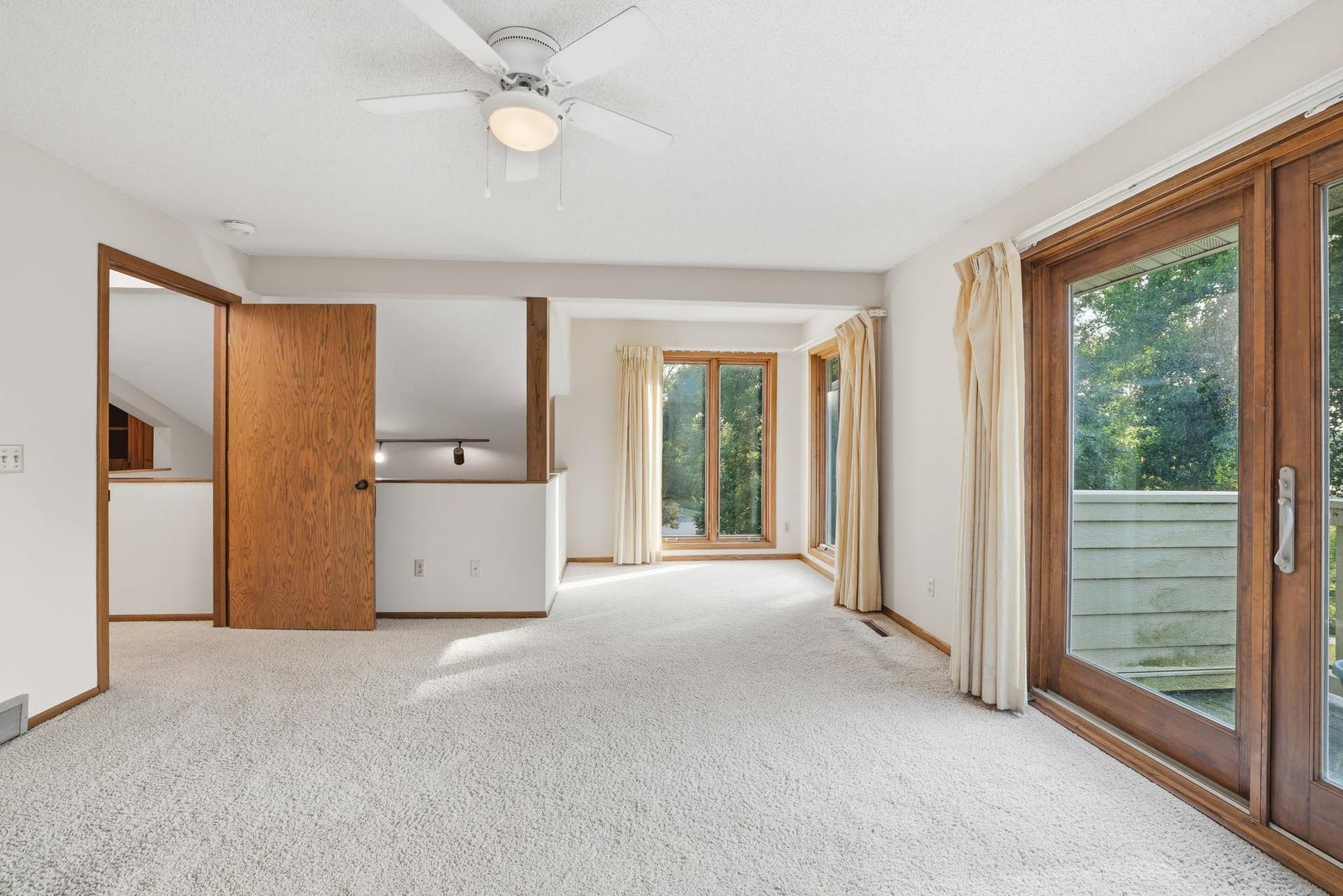 9409 Yukon Avenue S, Bloomington, MN 55438 Master bedroom