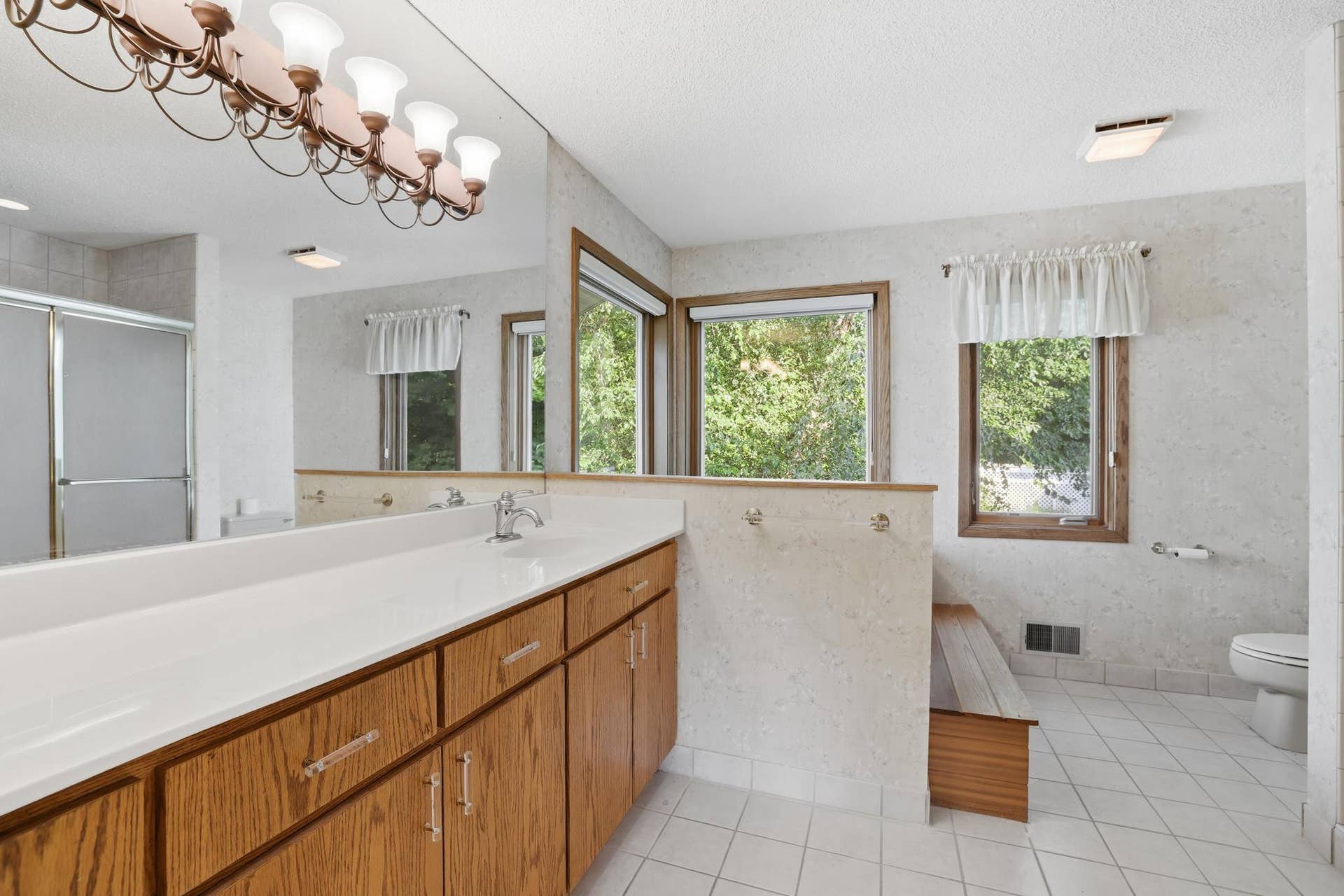 9409 Yukon Avenue S, Bloomington, MN 55438 Master bathroom