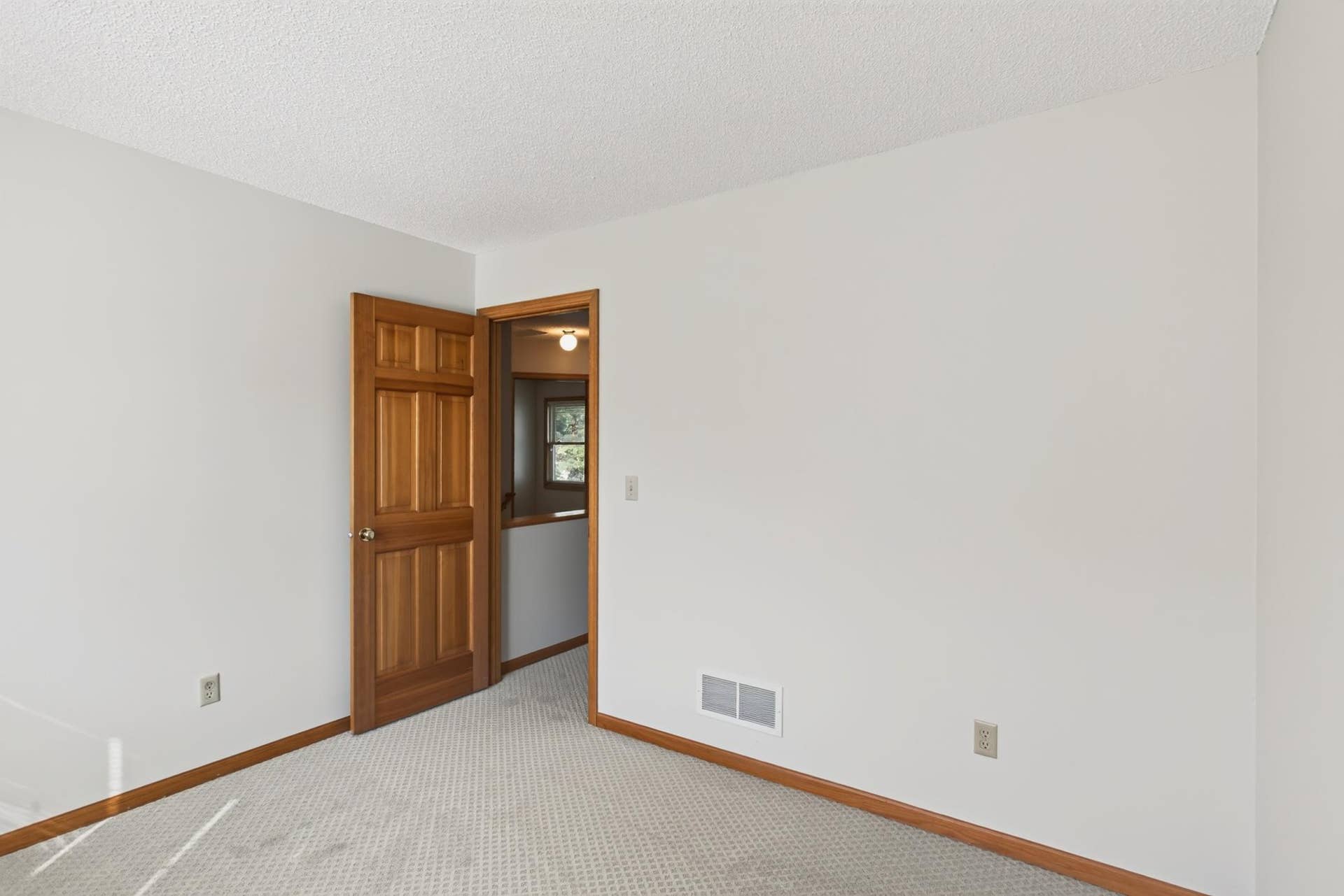 1781 Brighton Trail, Woodbury, MN 55125 IMG_8363.jpg