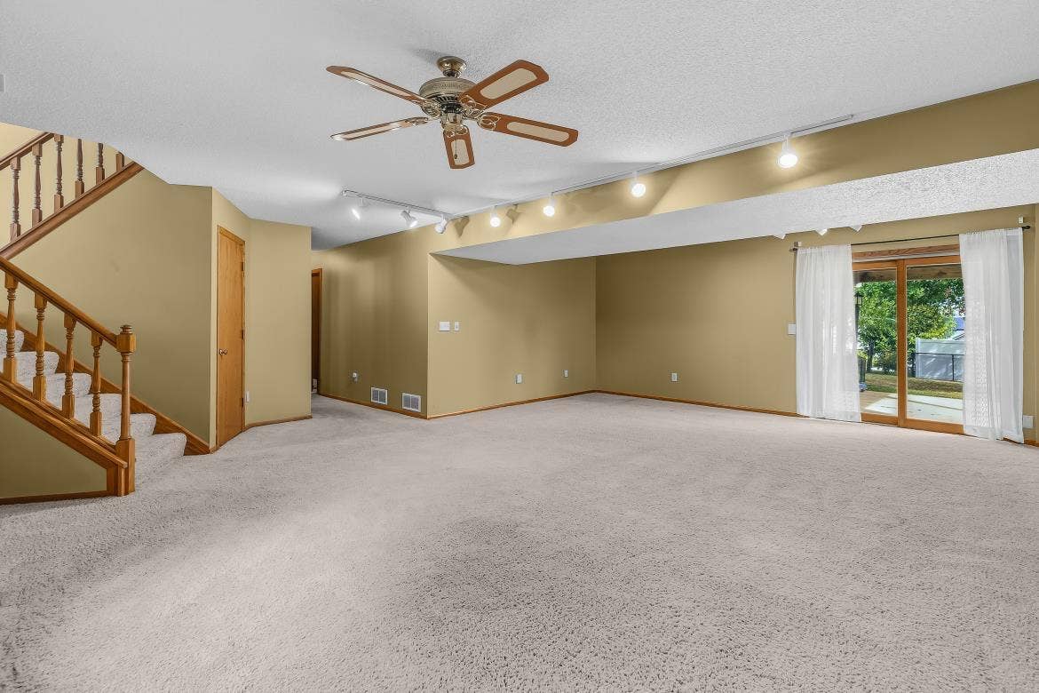 8844 Acadia Road, Woodbury, MN 55125 IMG_9162.jpeg