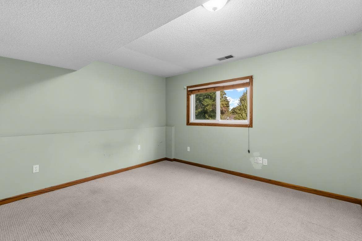 8844 Acadia Road, Woodbury, MN 55125 IMG_9165.jpeg