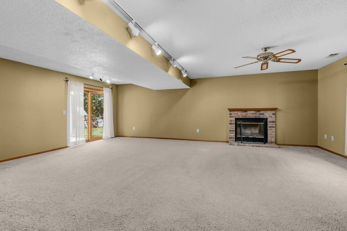 8844 Acadia Road, Woodbury, MN 55125 IMG_9161.jpeg