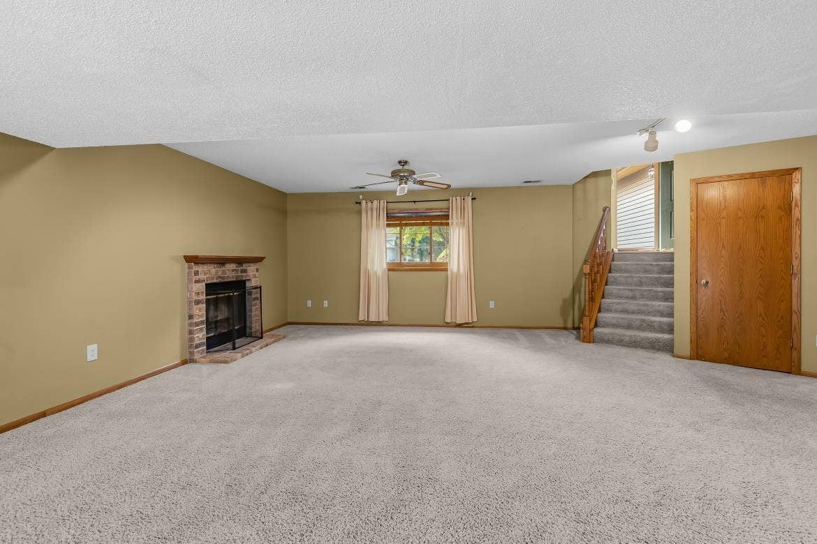8844 Acadia Road, Woodbury, MN 55125 IMG_9163.jpeg