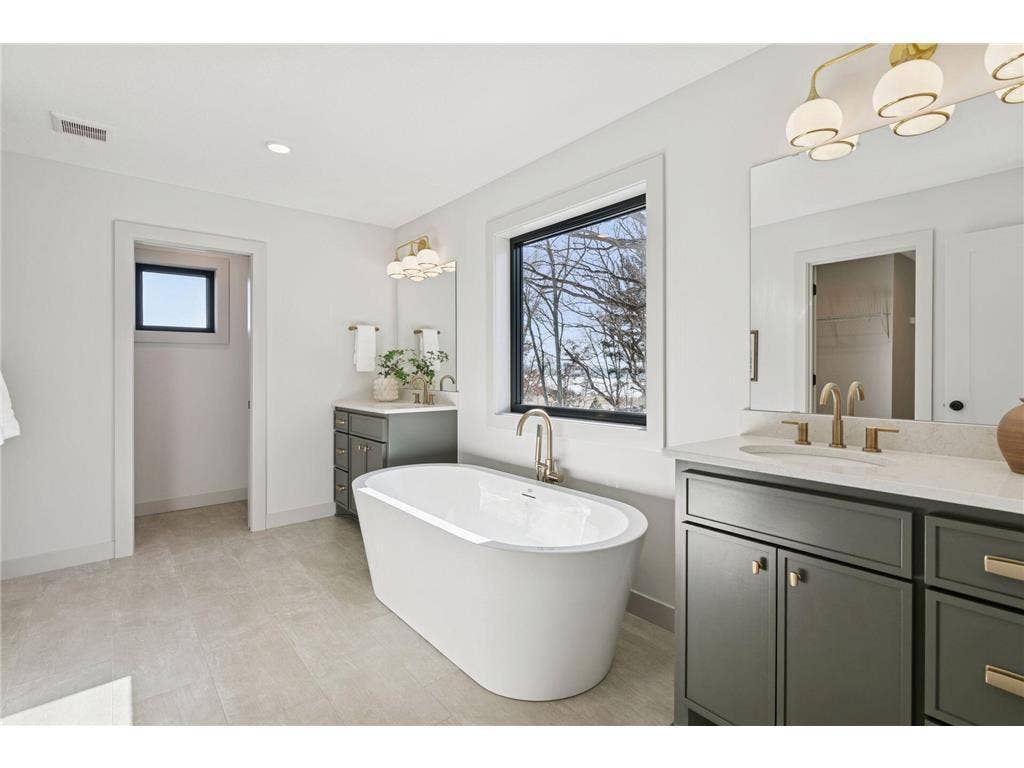 3613 Knightsbridge Trail N, Lake Elmo, MN 55042 Photo of model home, not all options may be included
