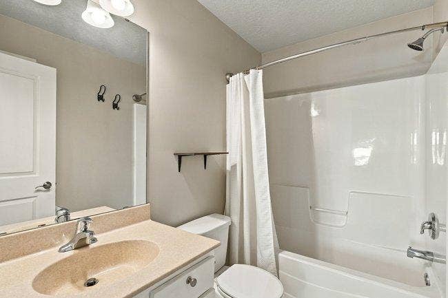936 Harvest Drive SW, Lonsdale, MN 55046 Upper Level Full Bathroom
