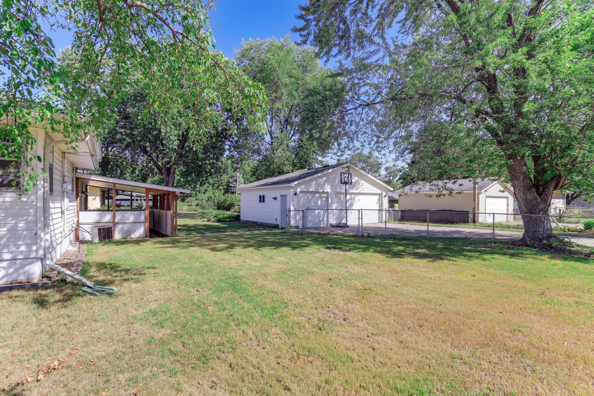 6900 Toledo Avenue N, Brooklyn Center, MN 55429 32-web-or-mls-6900-Toledo-Ave-N-32.jpg