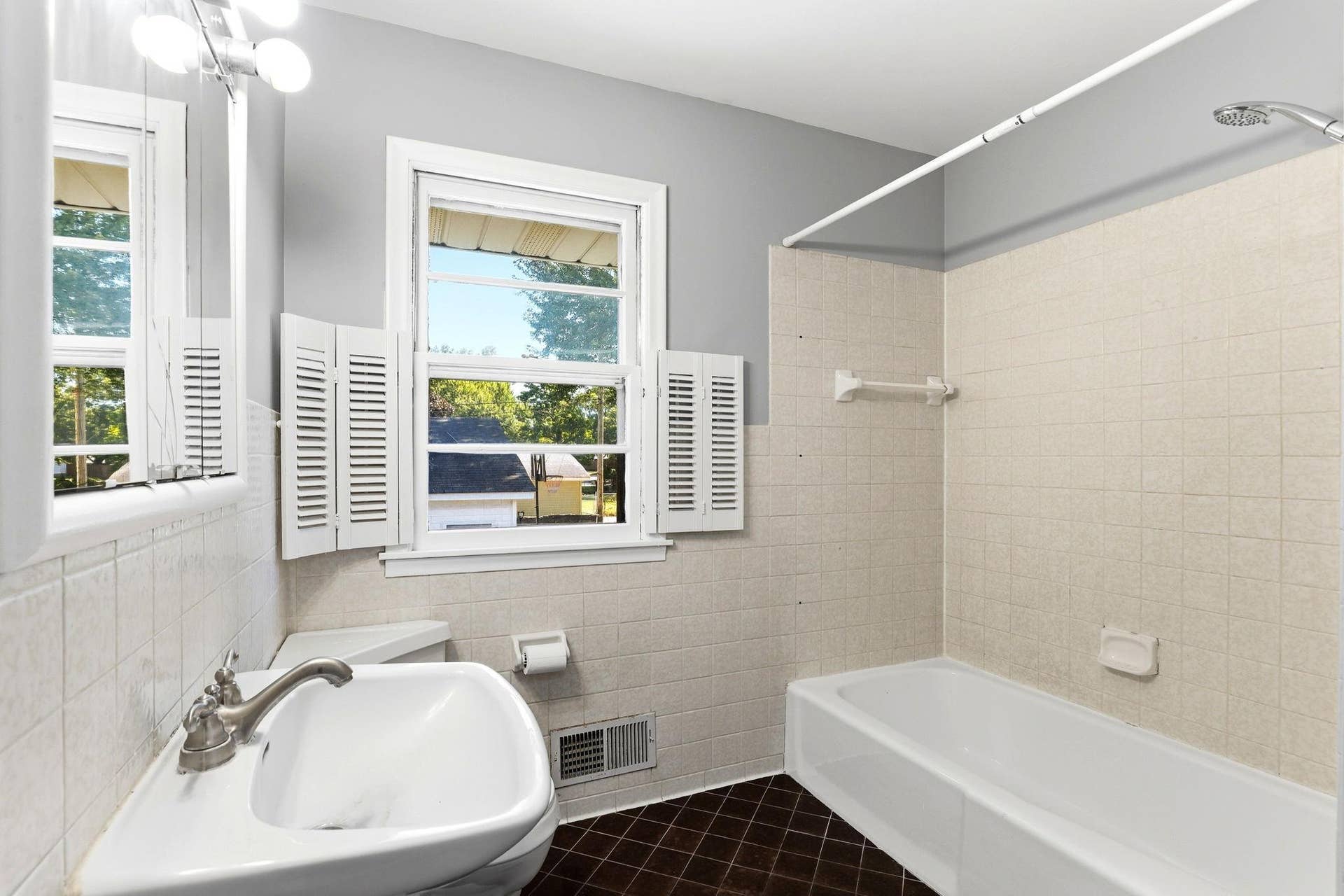 6900 Toledo Avenue N, Brooklyn Center, MN 55429 16-web-or-mls-6900-Toledo-Ave-N-16.jpg