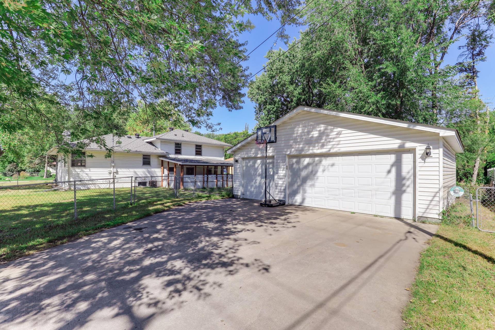 6900 Toledo Avenue N, Brooklyn Center, MN 55429 2-web-or-mls-6900-Toledo-Ave-N-02.jpg