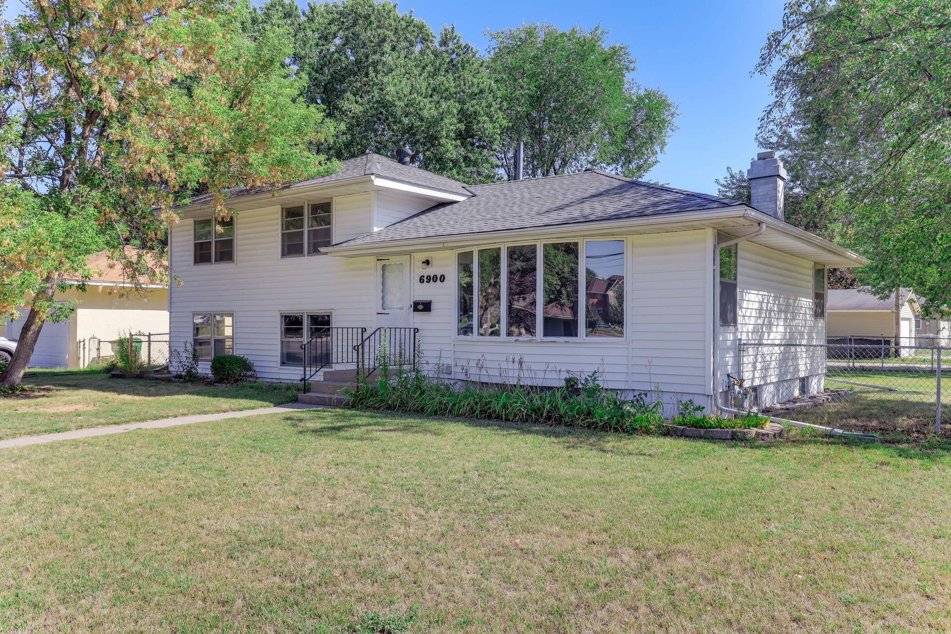 6900 Toledo Avenue N, Brooklyn Center, MN 55429 30-web-or-mls-6900-Toledo-Ave-N-30.jpg
