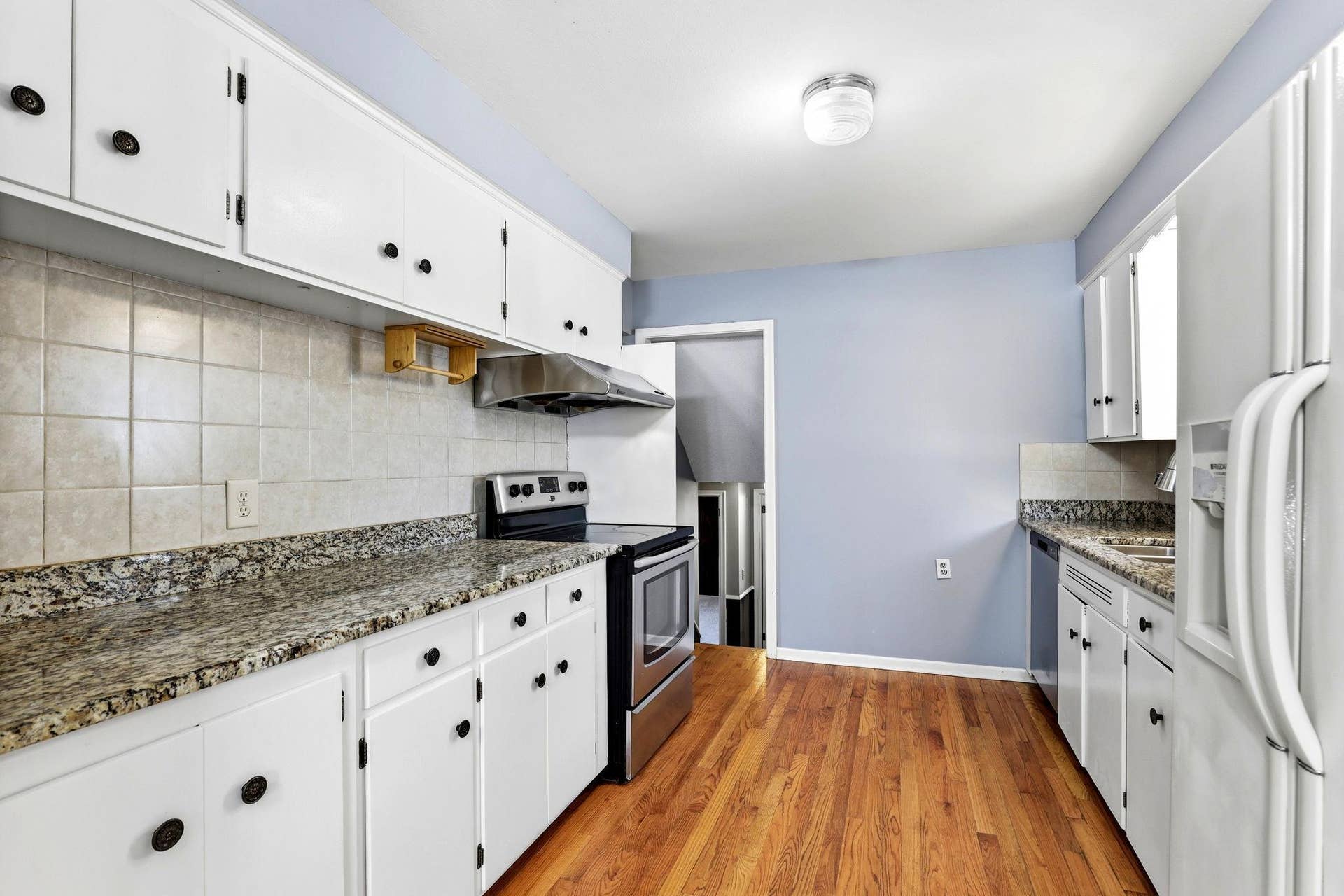 6900 Toledo Avenue N, Brooklyn Center, MN 55429 7-web-or-mls-6900-Toledo-Ave-N-07.jpg