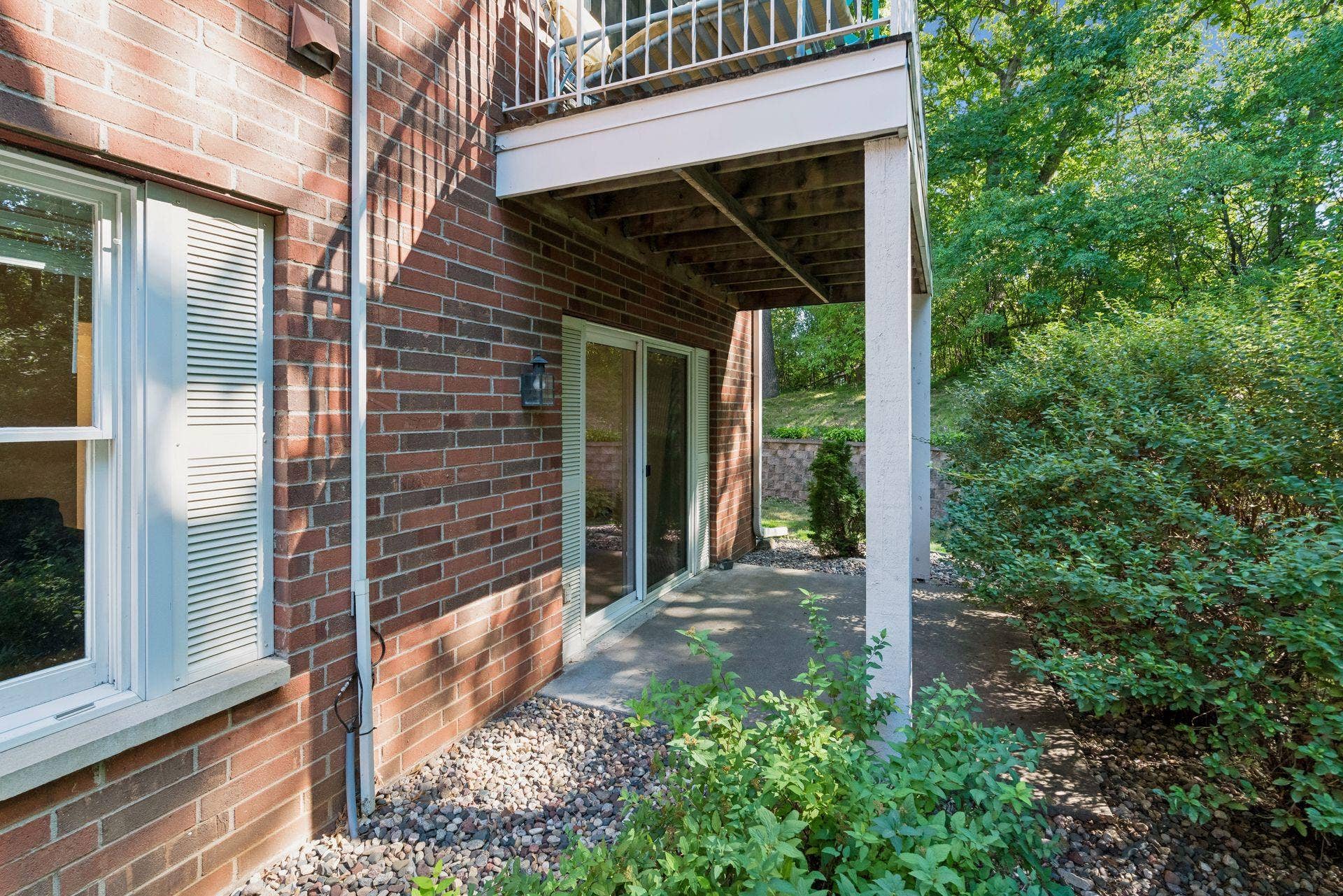 6347 Alderwood Circle, #B, Woodbury, MN 55125 patio space