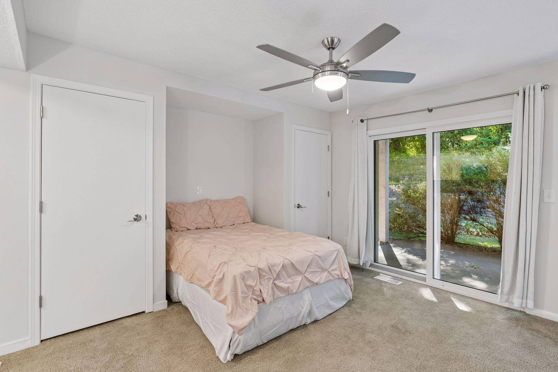 6347 Alderwood Circle, #B, Woodbury, MN 55125 relaxing view out of the bed space
