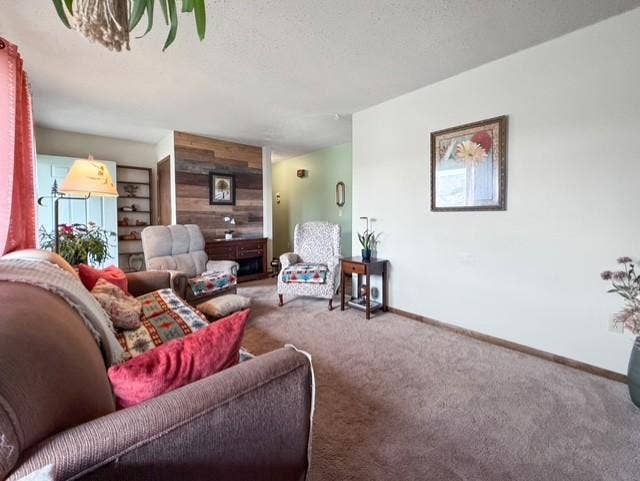 610 Central Avenue SE, Bemidji, MN 56601 living room.jpg