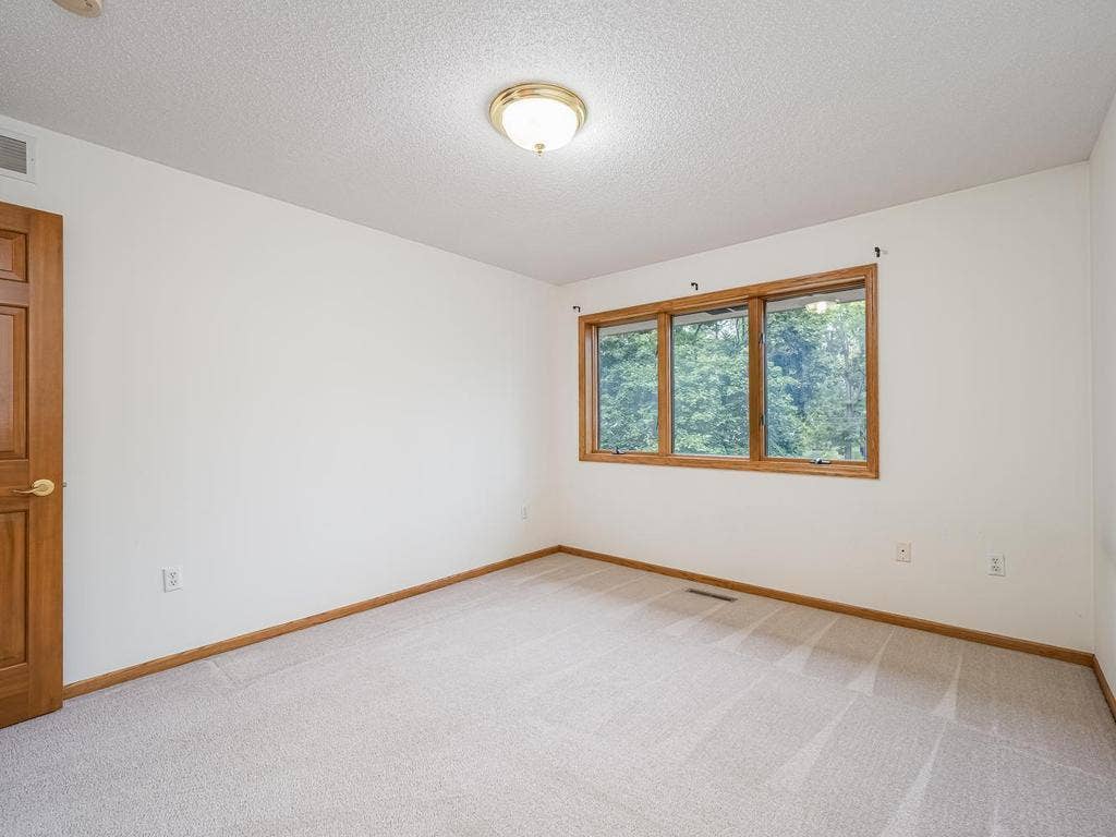 9508 Riverview Avenue, Bloomington, MN 55425 Upper bedroom