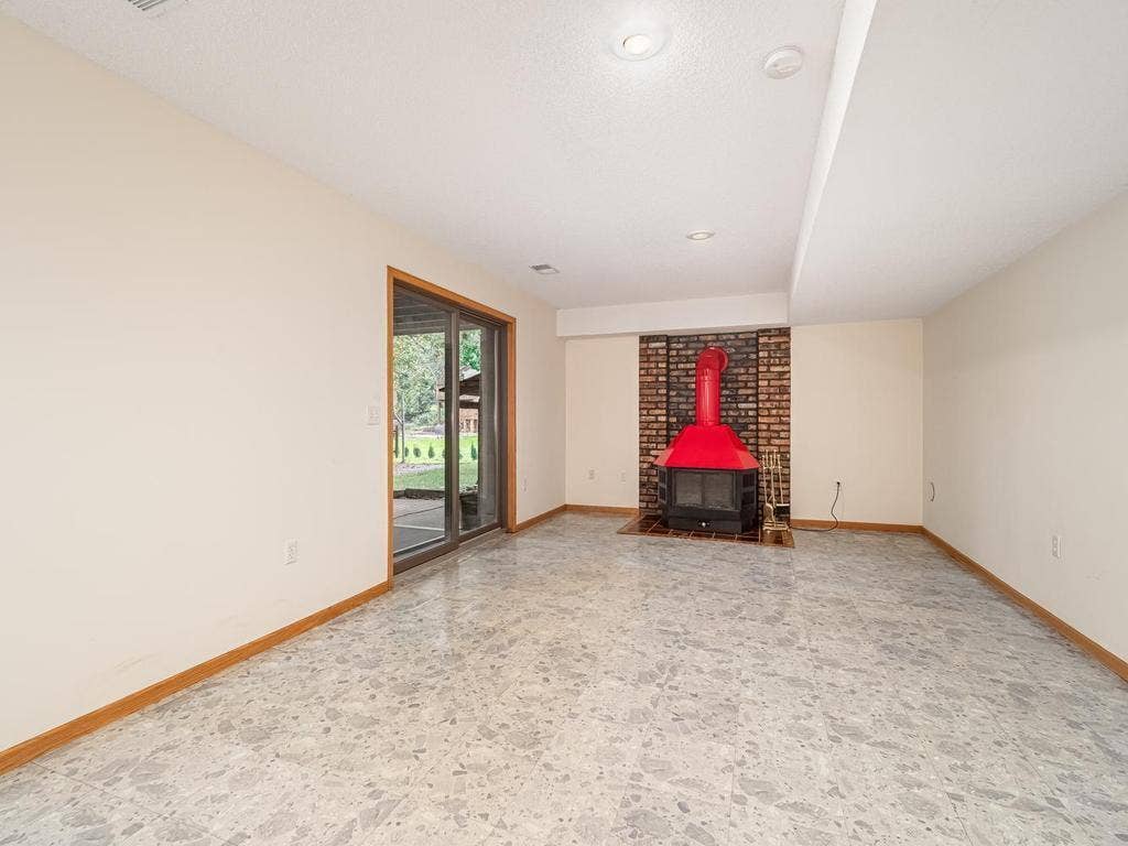 9508 Riverview Avenue, Bloomington, MN 55425 Lower level Rec room
