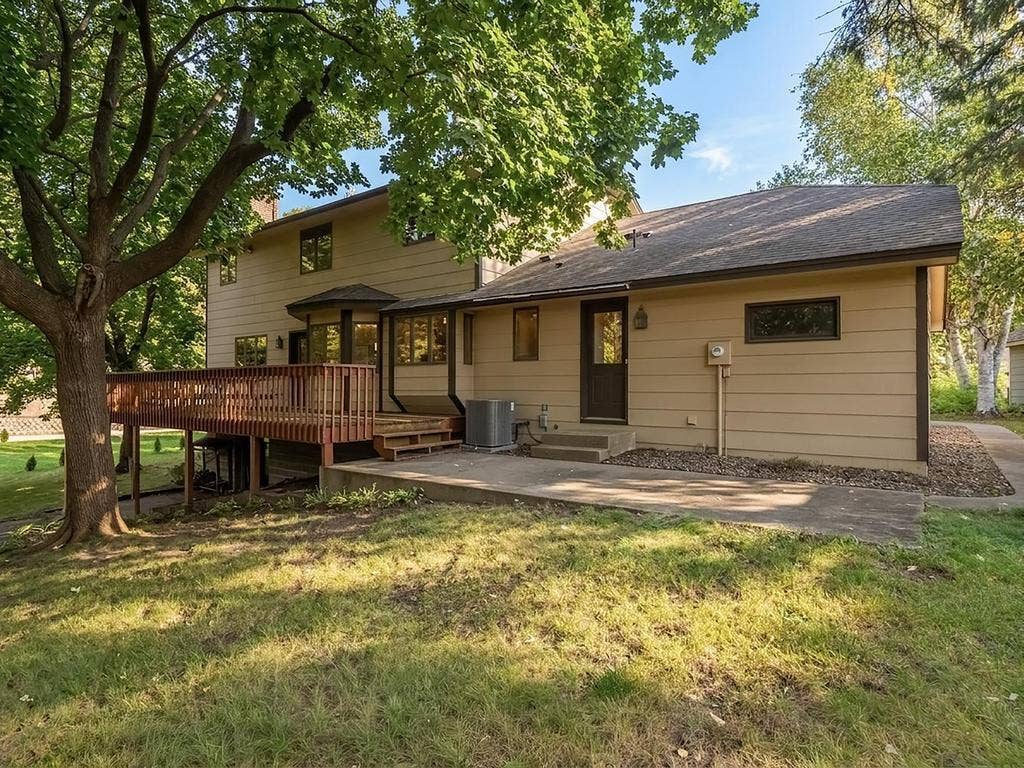 9508 Riverview Avenue, Bloomington, MN 55425 Backyard patio
