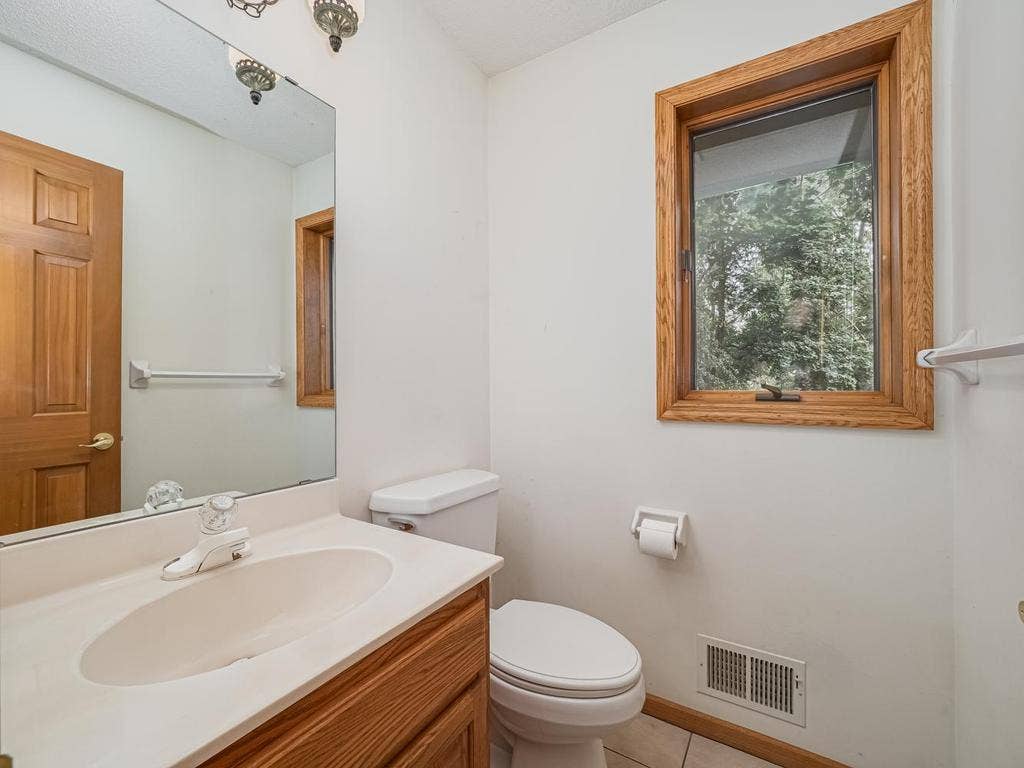 9508 Riverview Avenue, Bloomington, MN 55425 Main level Half bath