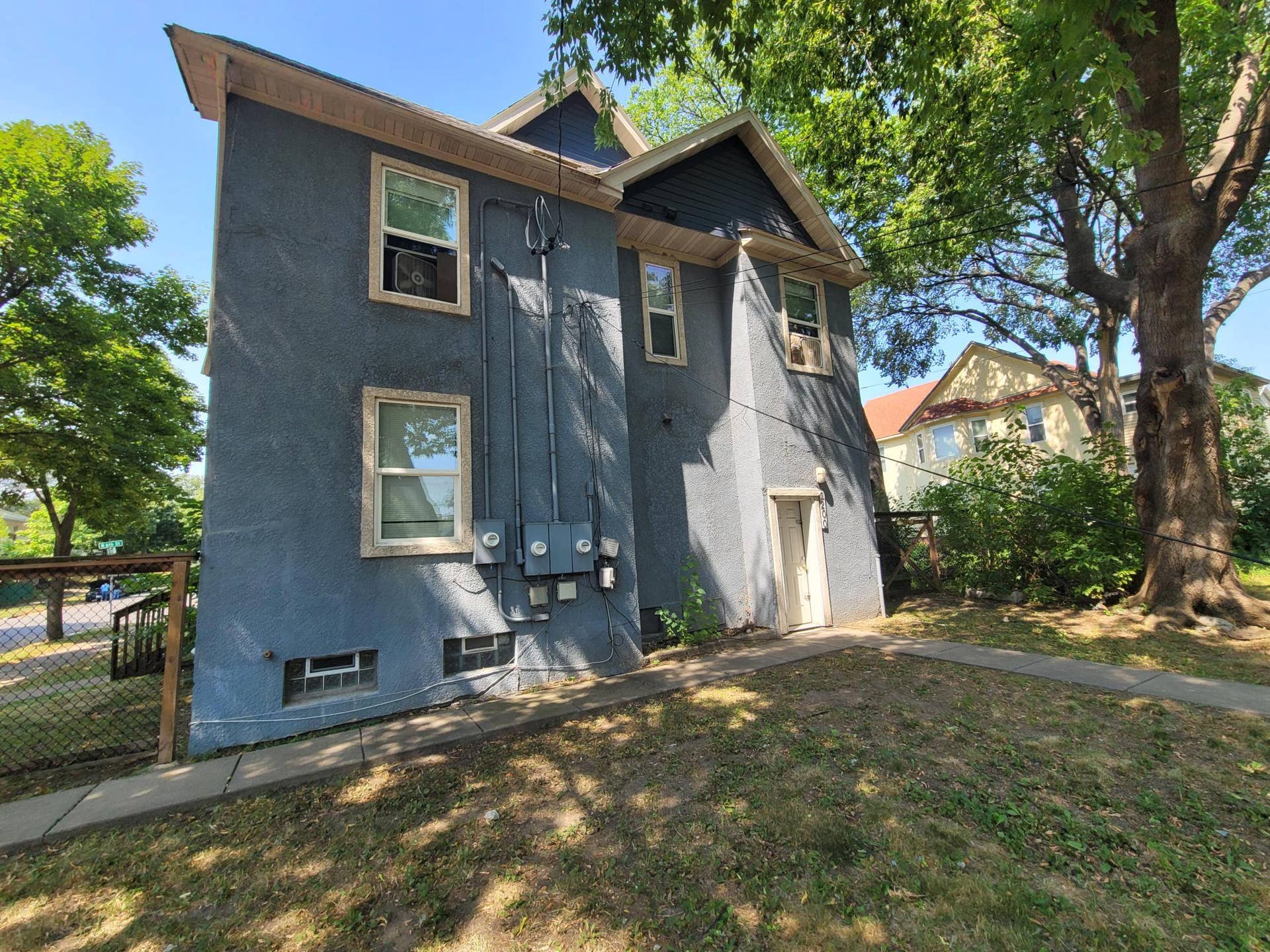 2200 N 6th Street, 31, Minneapolis, MN 55411 2200 6th back of home.jpg