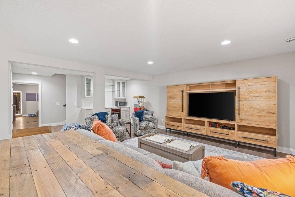 4386 Arbor Drive, Woodbury, MN 55129