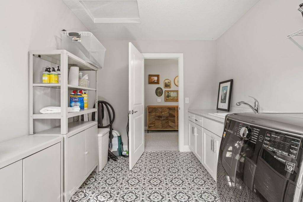 4386 Arbor Drive, Woodbury, MN 55129