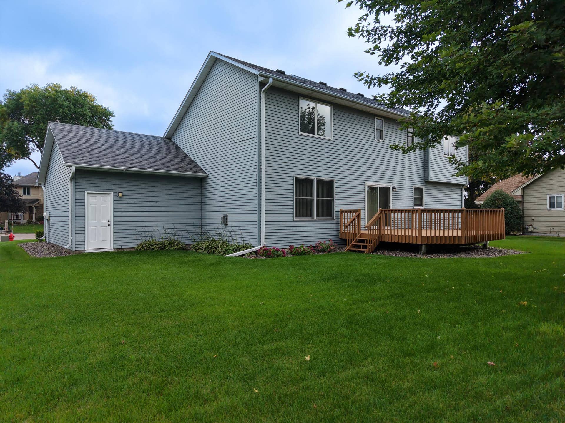 9119 Nantwick Ridge, Brooklyn Park, MN 55443 Service door from 3 car garage
