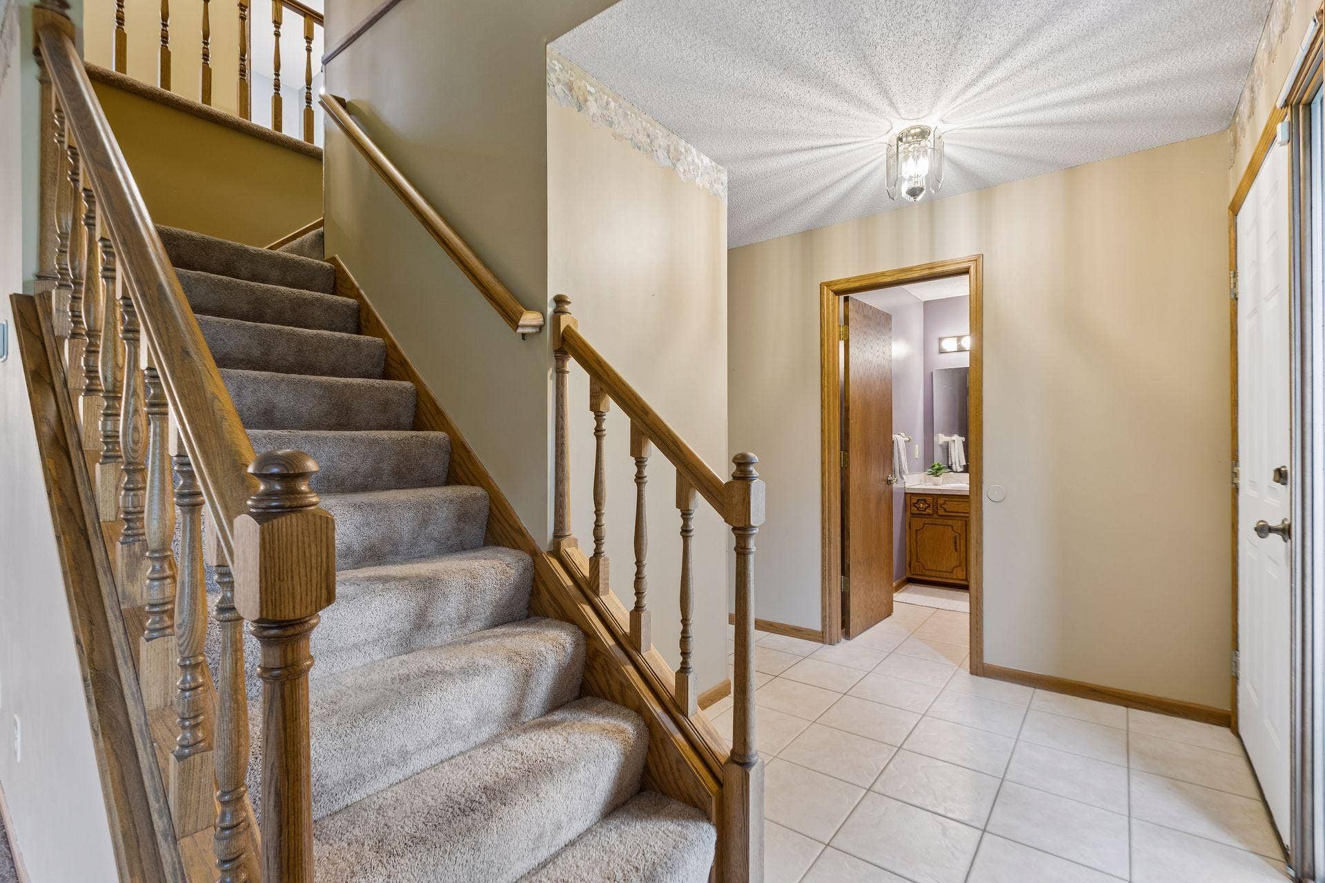 9119 Nantwick Ridge, Brooklyn Park, MN 55443 Let's head upstairs!