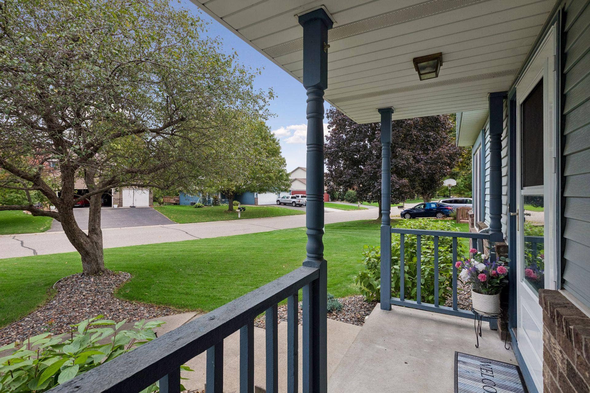 9119 Nantwick Ridge, Brooklyn Park, MN 55443 Welcoming front porch