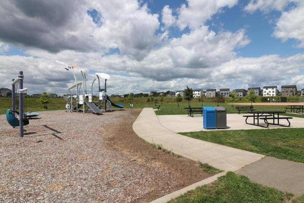 4633 Island Park Drive, Woodbury, MN 55129 Playground