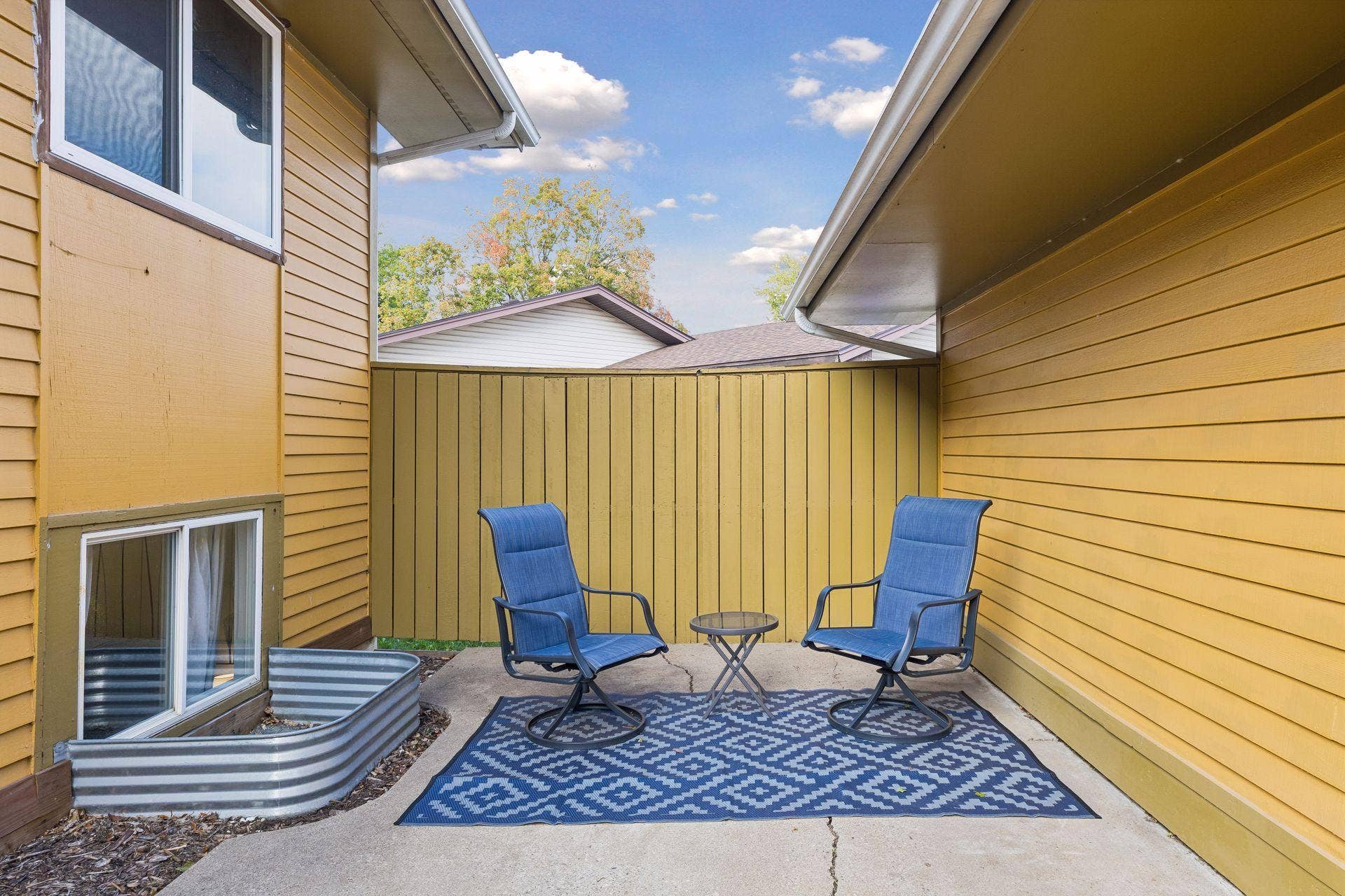 521 Central Avenue W, 101, Saint Paul, MN 55103