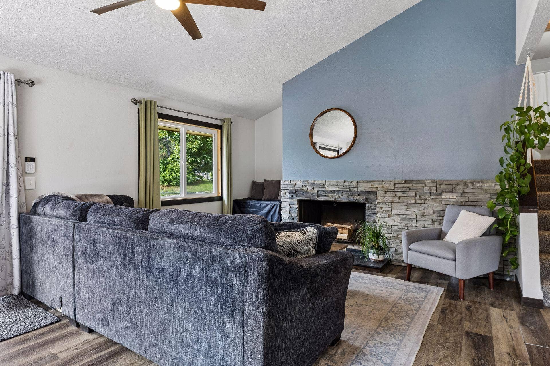 521 Central Avenue W, 101, Saint Paul, MN 55103