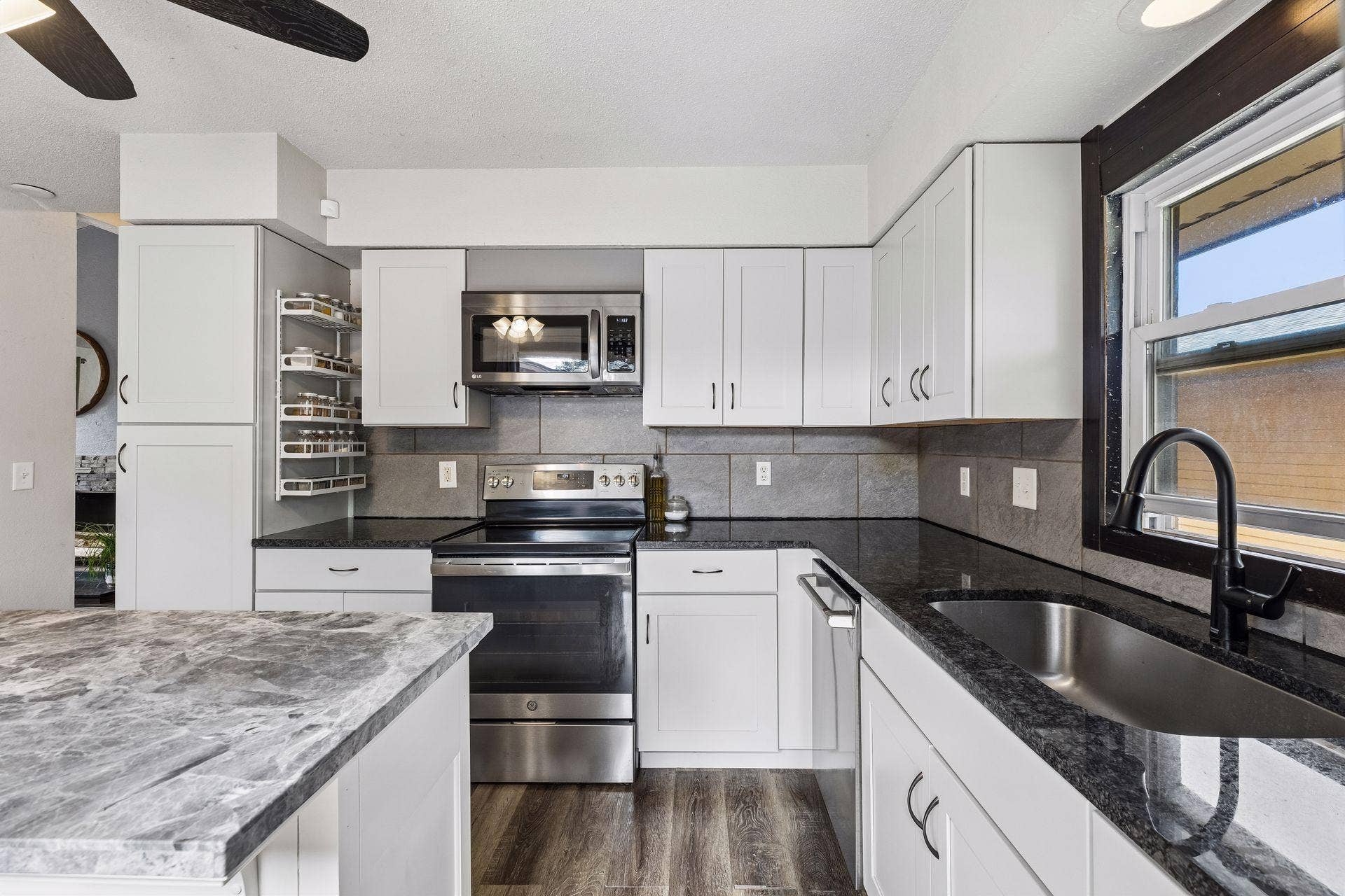 521 Central Avenue W, 101, Saint Paul, MN 55103