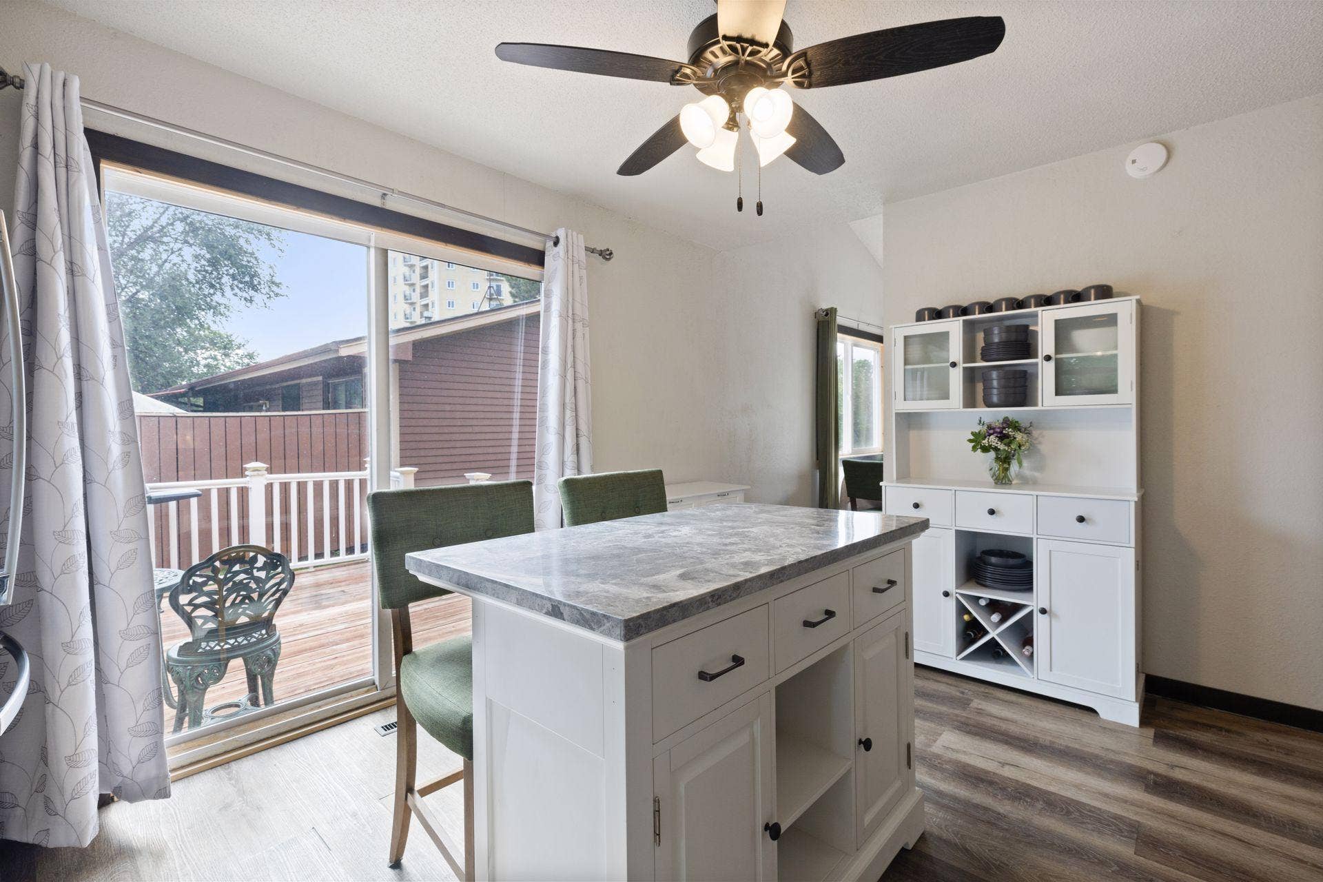521 Central Avenue W, 101, Saint Paul, MN 55103
