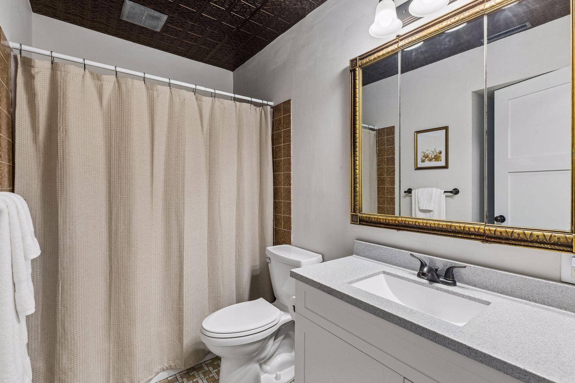521 Central Avenue W, 101, Saint Paul, MN 55103