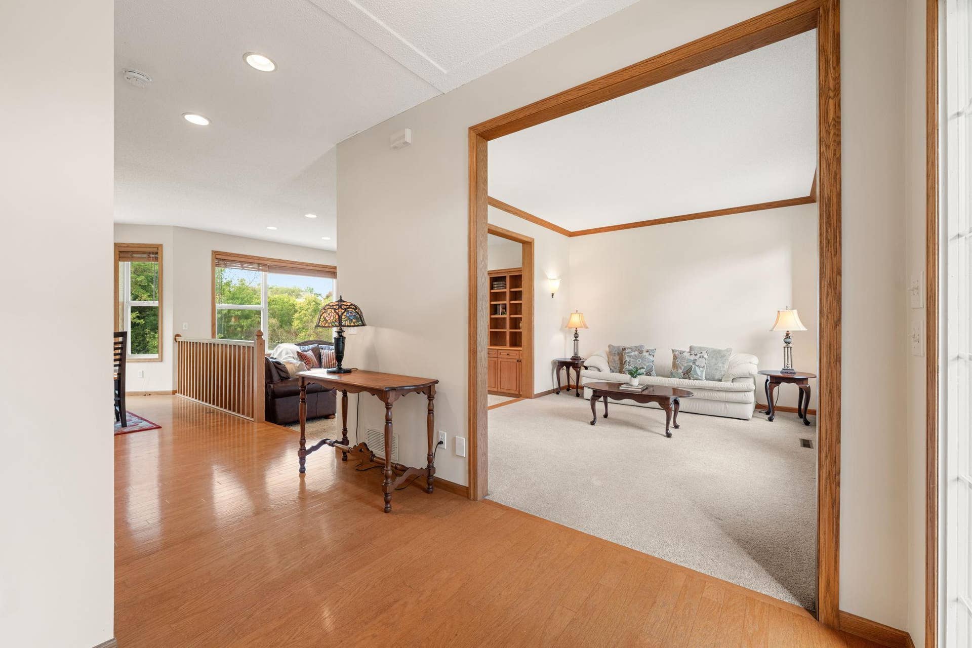 16381 Gunflint Trail, Lakeville, MN 55044 Great flow throughout the main level!
